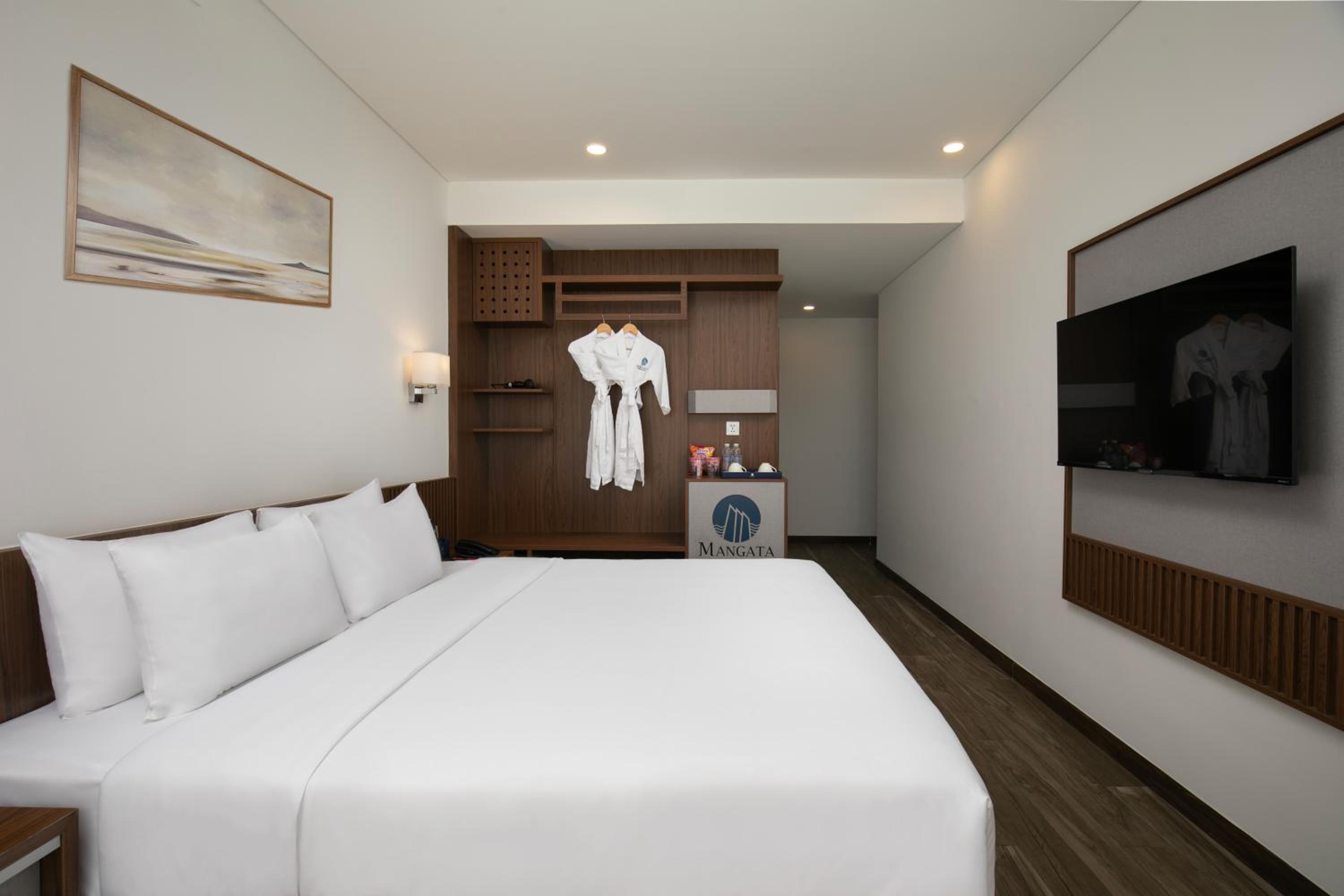 Mangata Beachfront Hotel 24