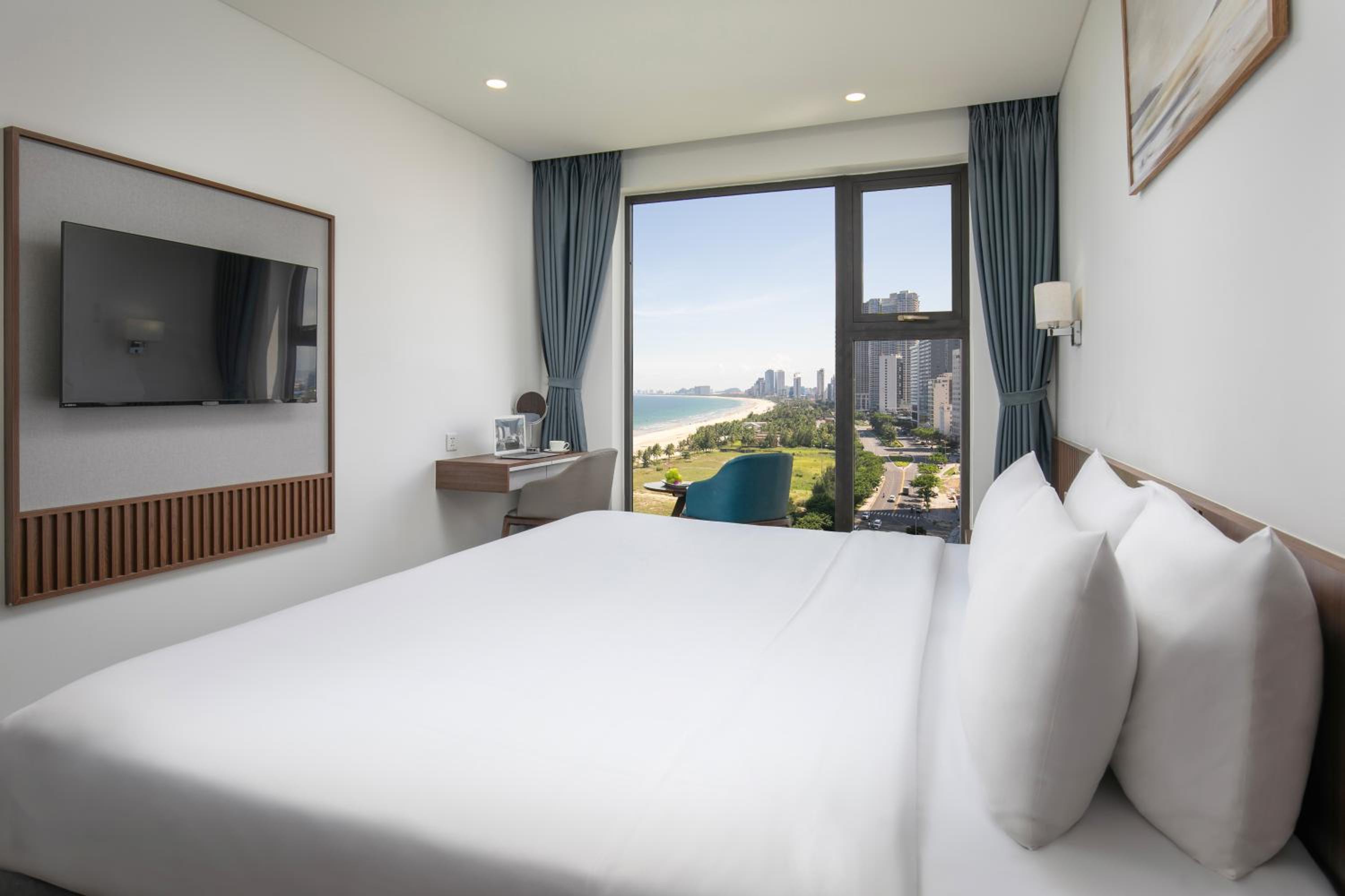 Mangata Beachfront Hotel 33