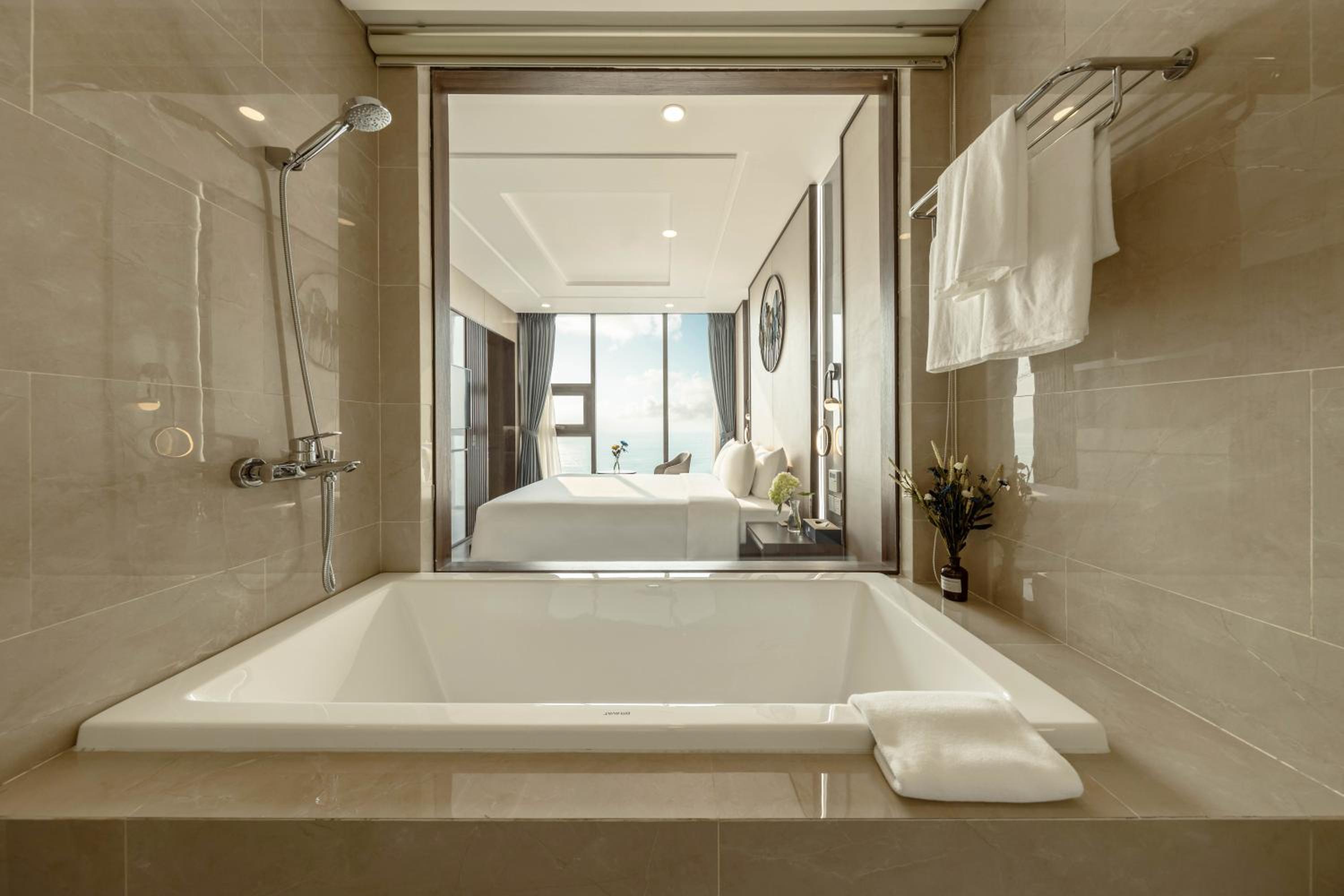 Mangata Beachfront Hotel 38