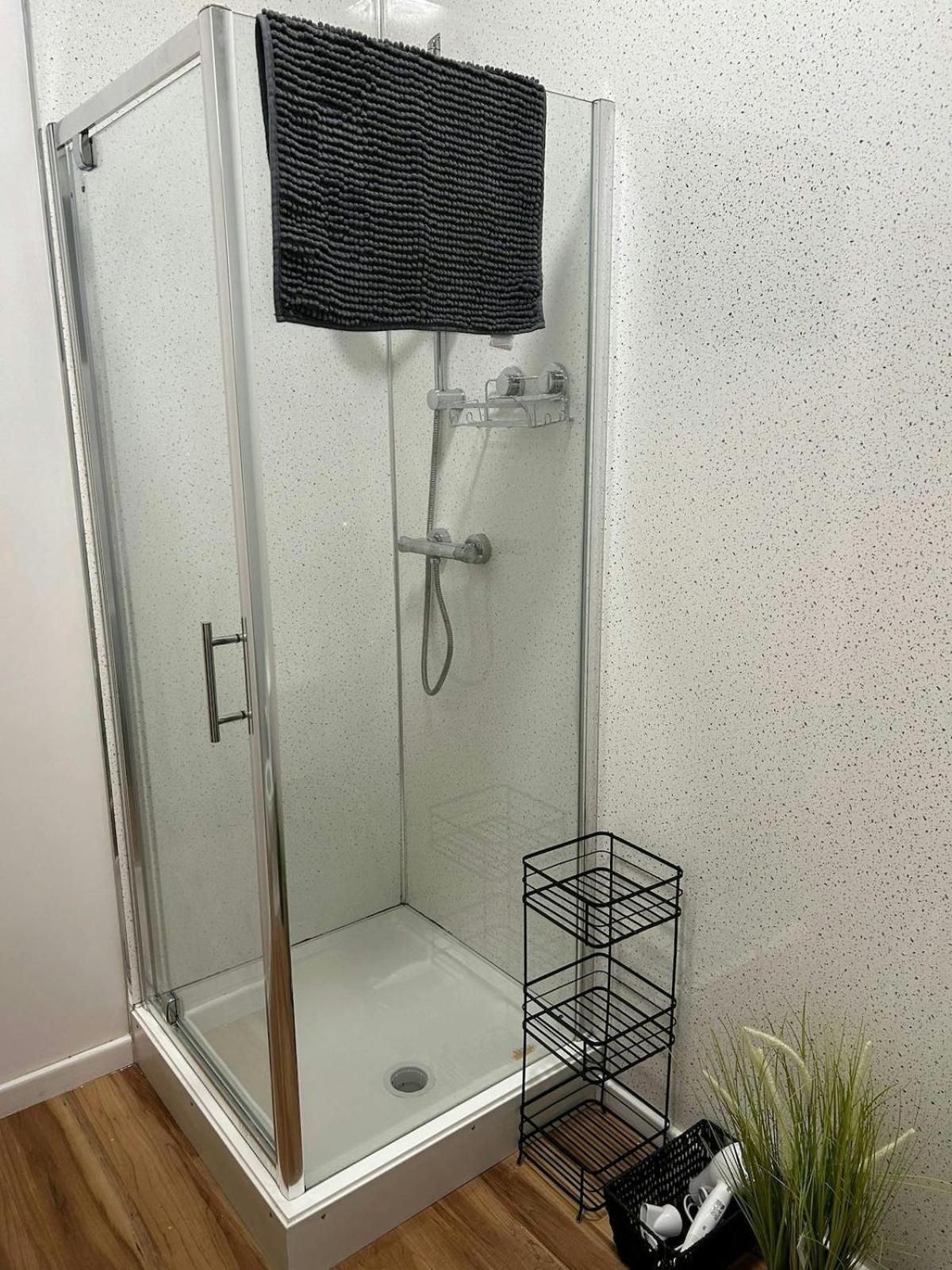 City-Centre Studio · Self-Contained · Sleeps 3 view 3