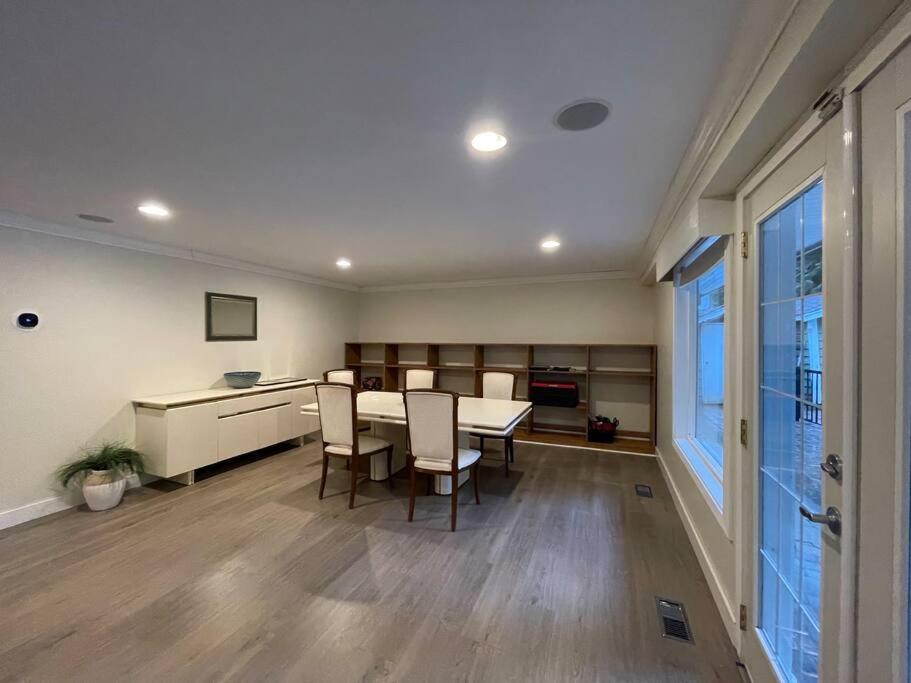 Big Charming 1-bedroom Apartment