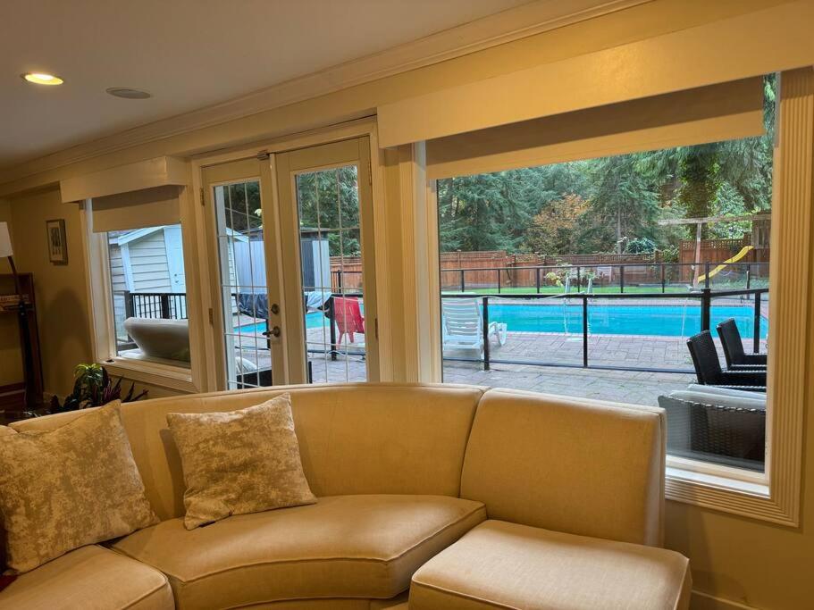 Big Charming 1-bedroom Apartment