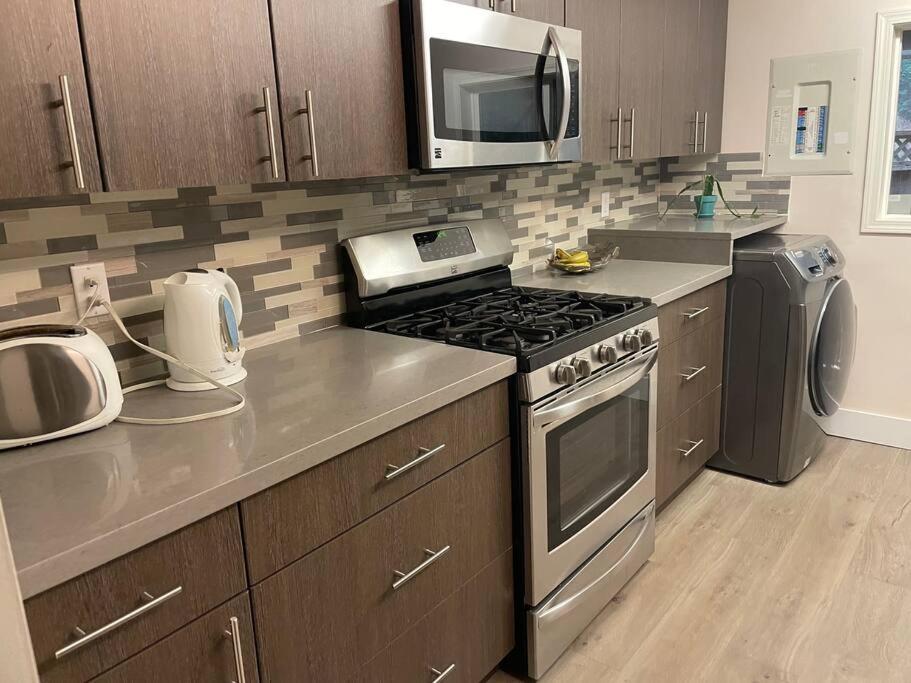 Big Charming 1-bedroom Apartment