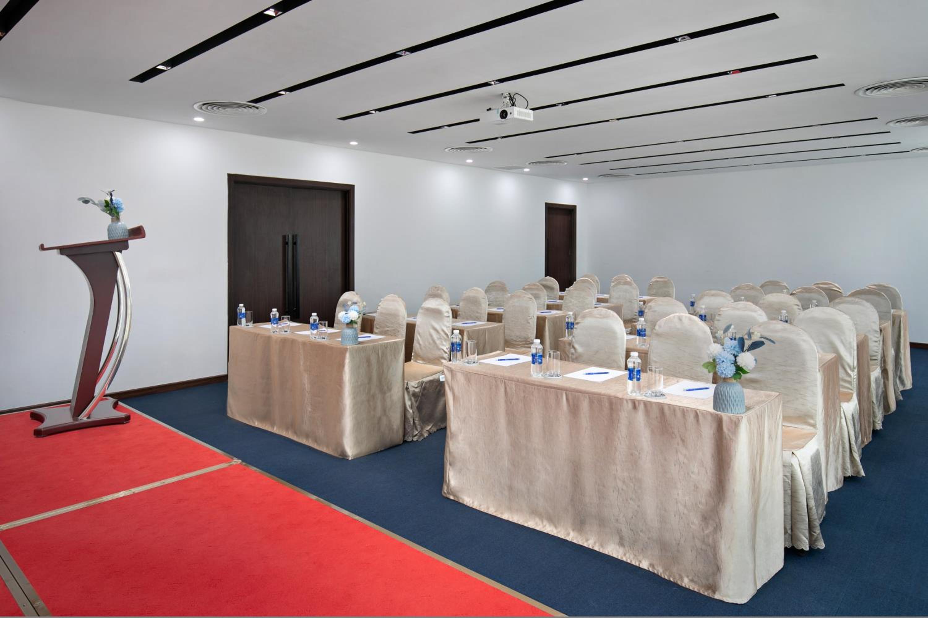 Mangata Beachfront Hotel 67