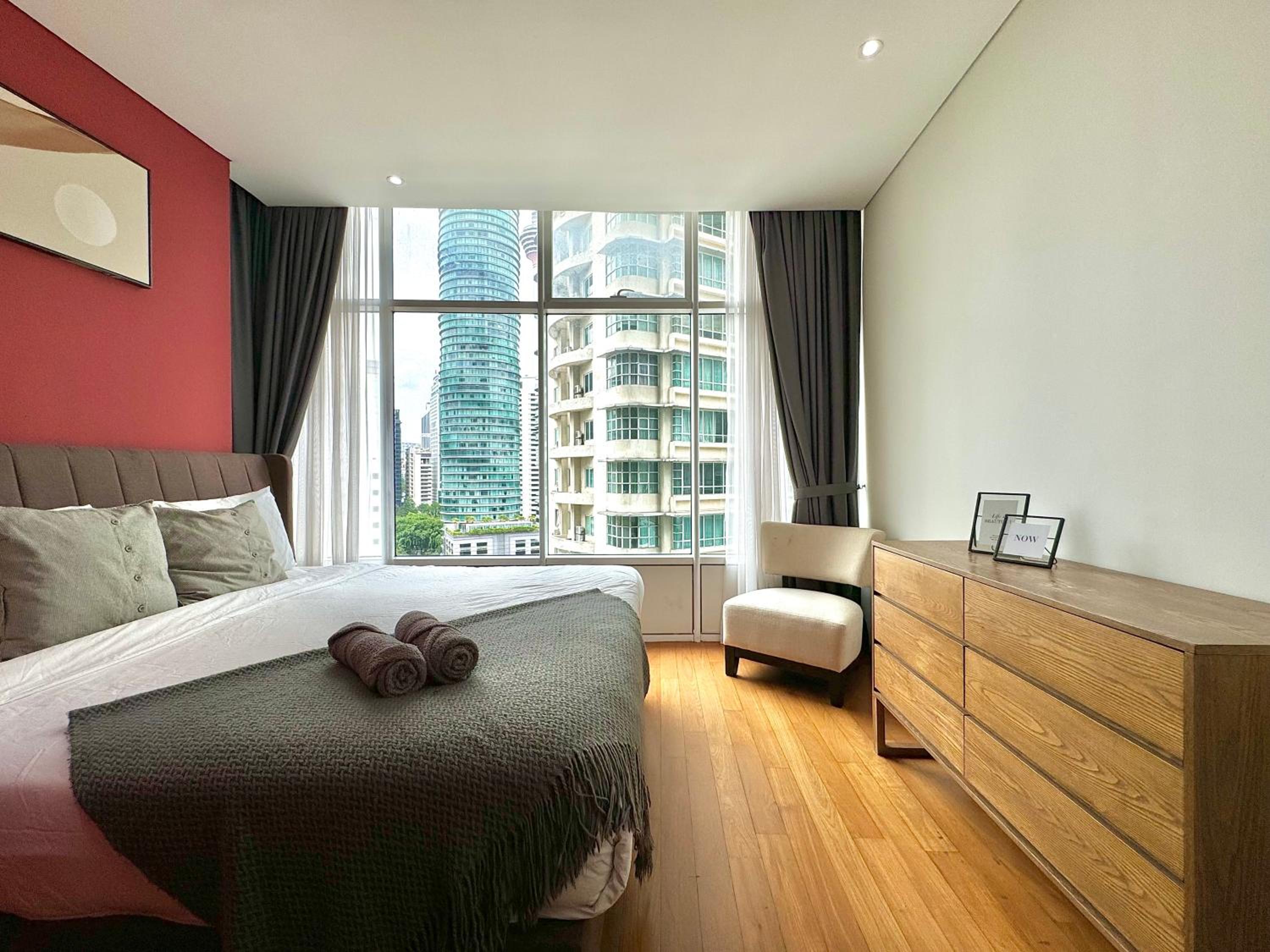 Sky Suites Lovely 3BR Suite at KLCC