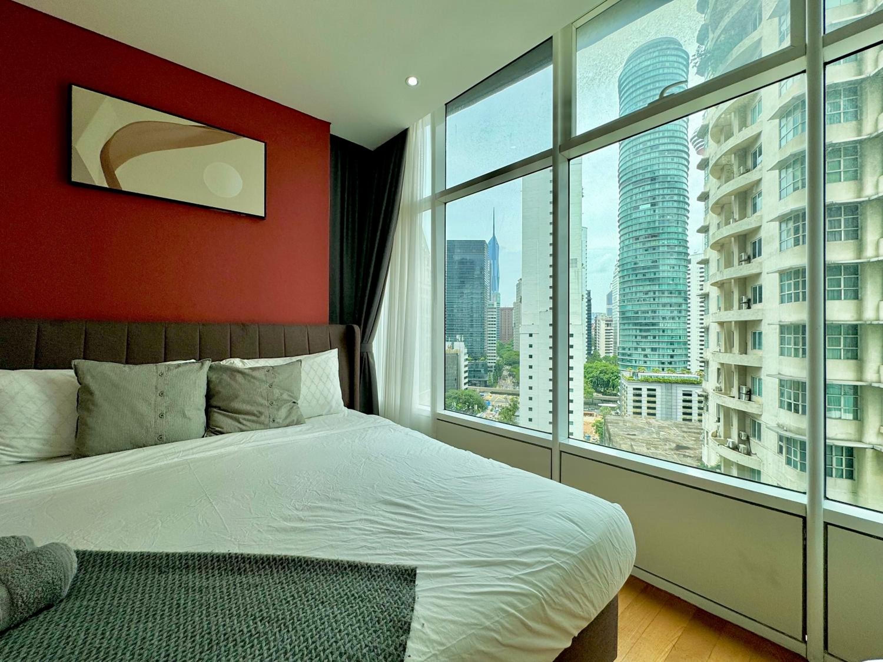 Sky Suites Lovely 3BR Suite at KLCC