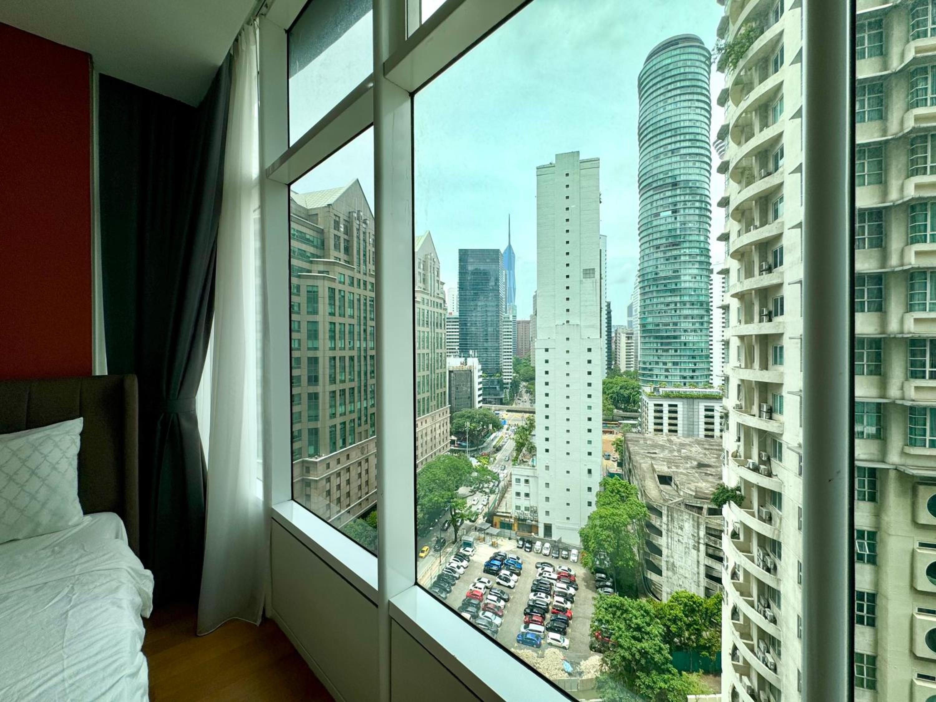 Sky Suites Lovely 3BR Suite at KLCC