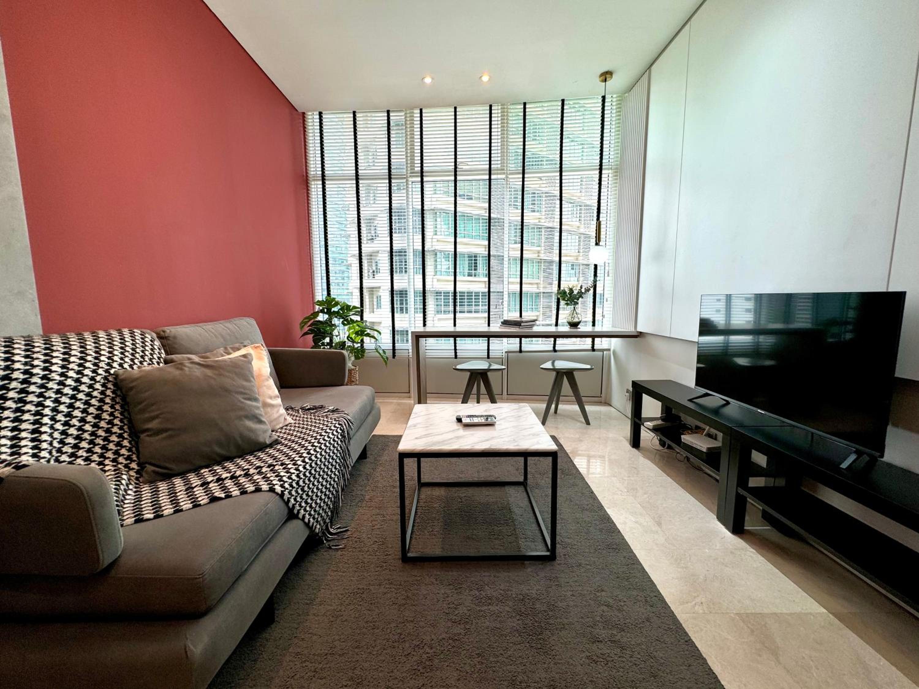 Sky Suites Lovely 3BR Suite at KLCC