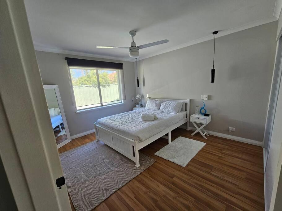 Deluxe modern family home with Pool