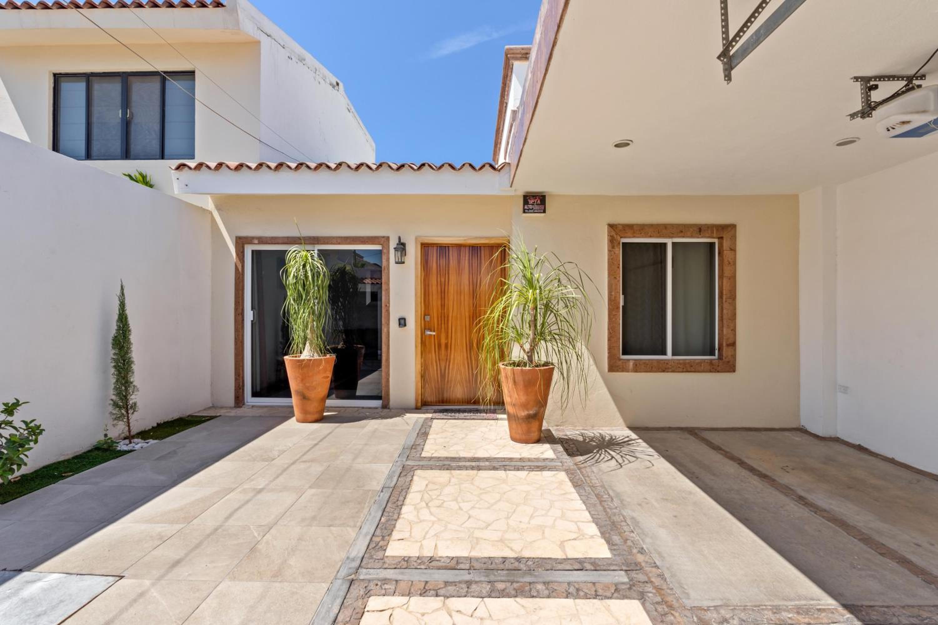 Casa Espinoza Getaway Private Pool Near Downtown