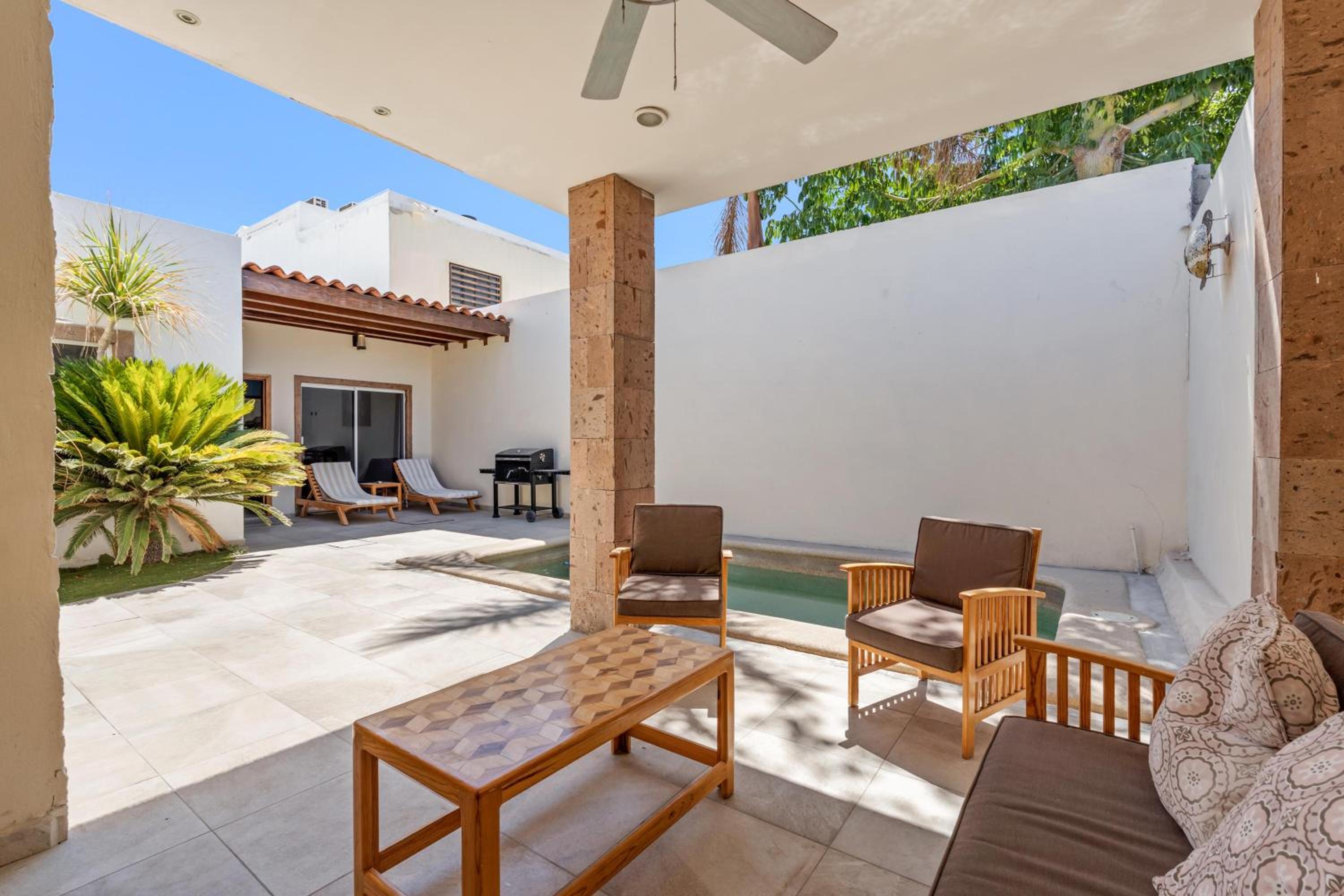 Casa Espinoza Getaway Private Pool Near Downtown