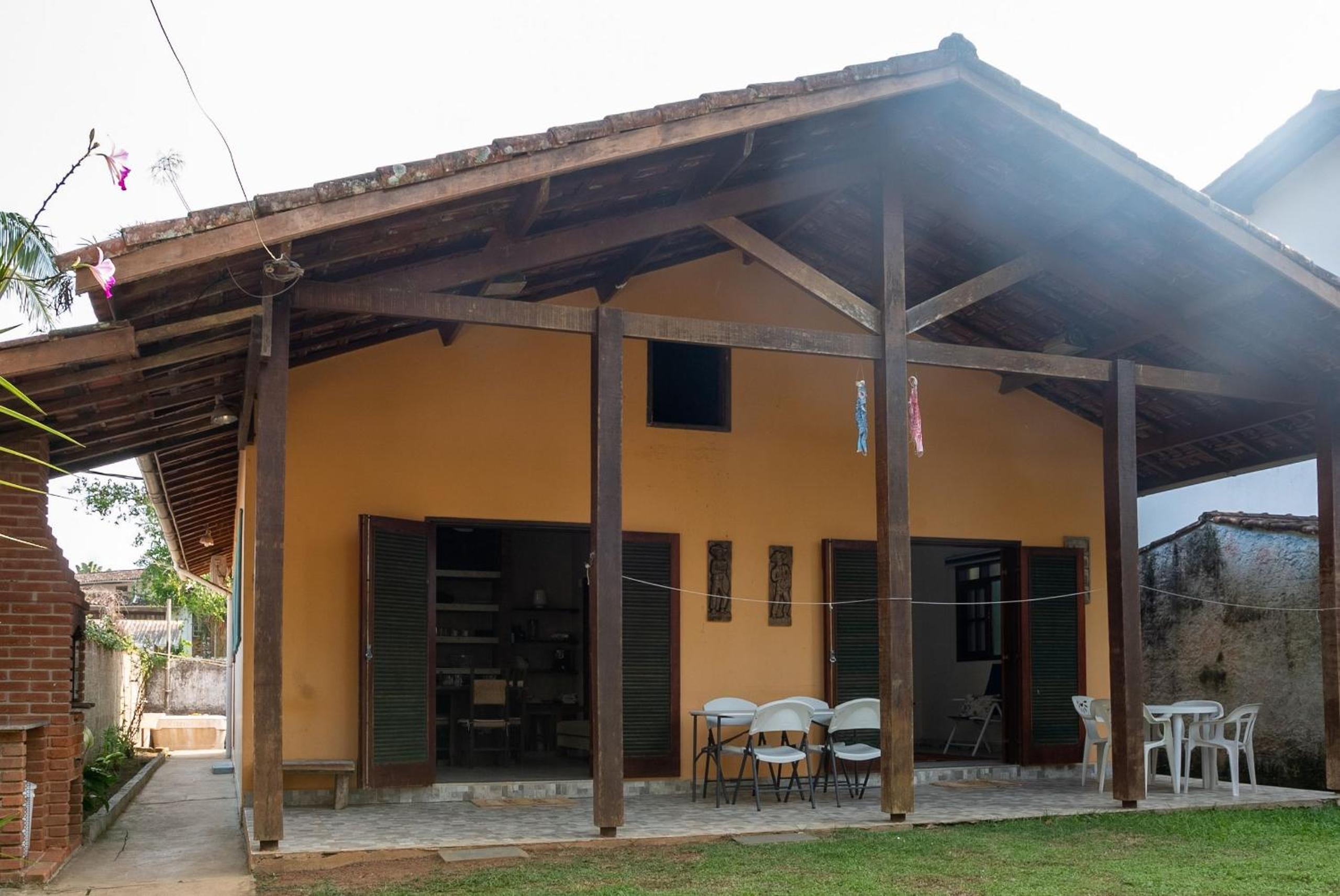Casa no Barra do Una c/ 3 Dormitórios, Ar, Vagas.