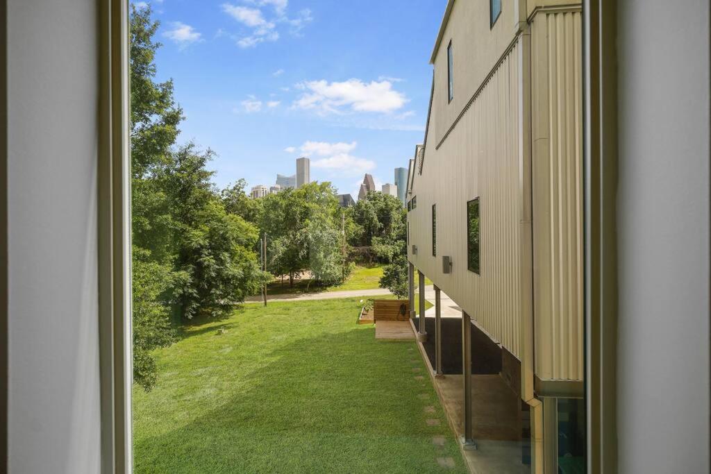 Presidents' Row Townhome view 4