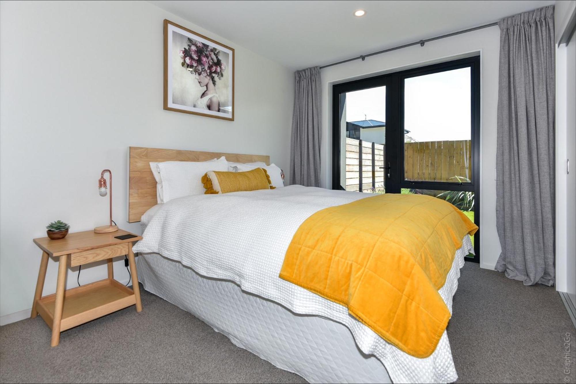 Latimer Central - 250m to stadium - secure parking - bookahome-nz view 4