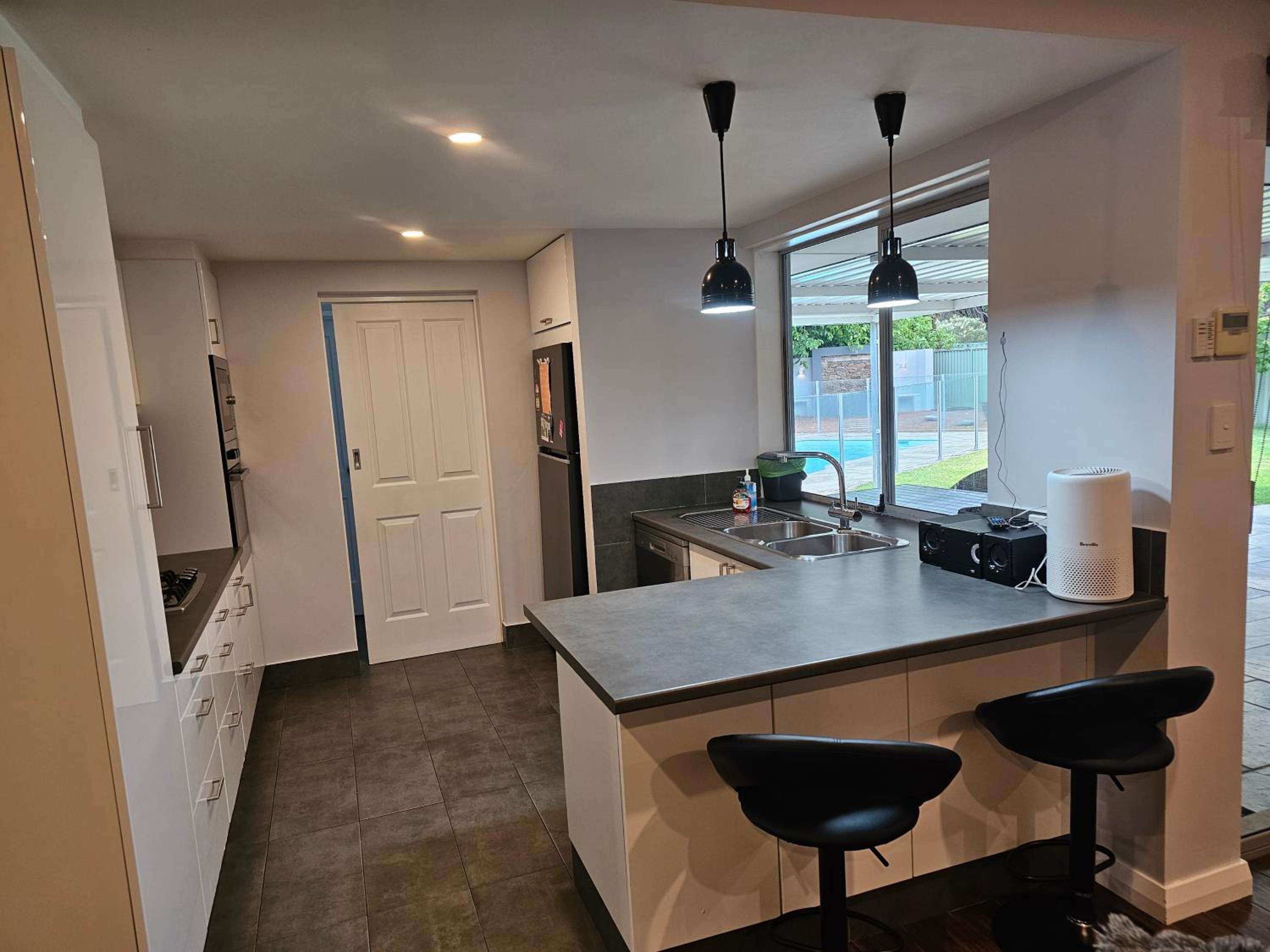 Deluxe modern family home with Pool