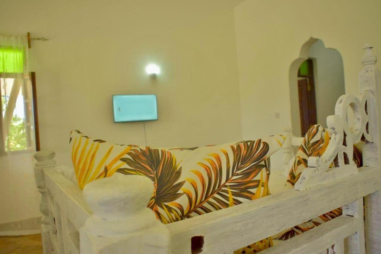 Palace home view 4