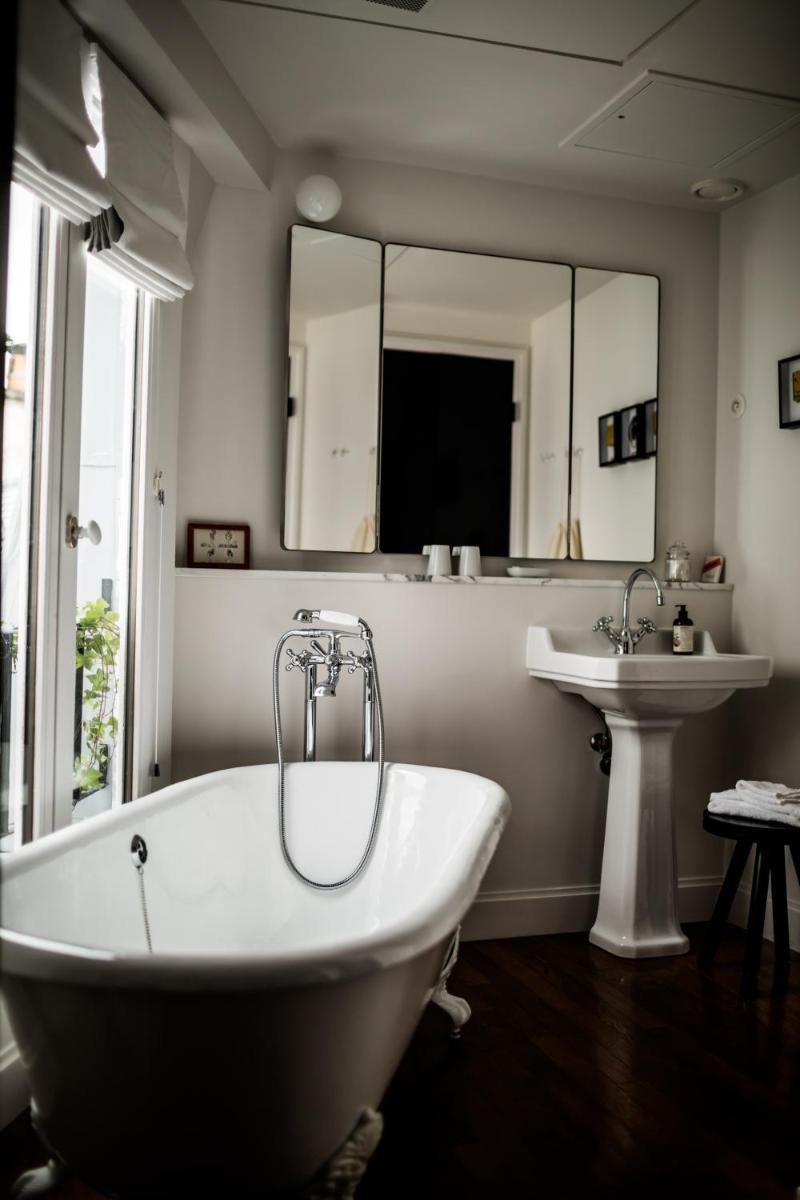 Le Pigalle, a Member of Design Hotels 11