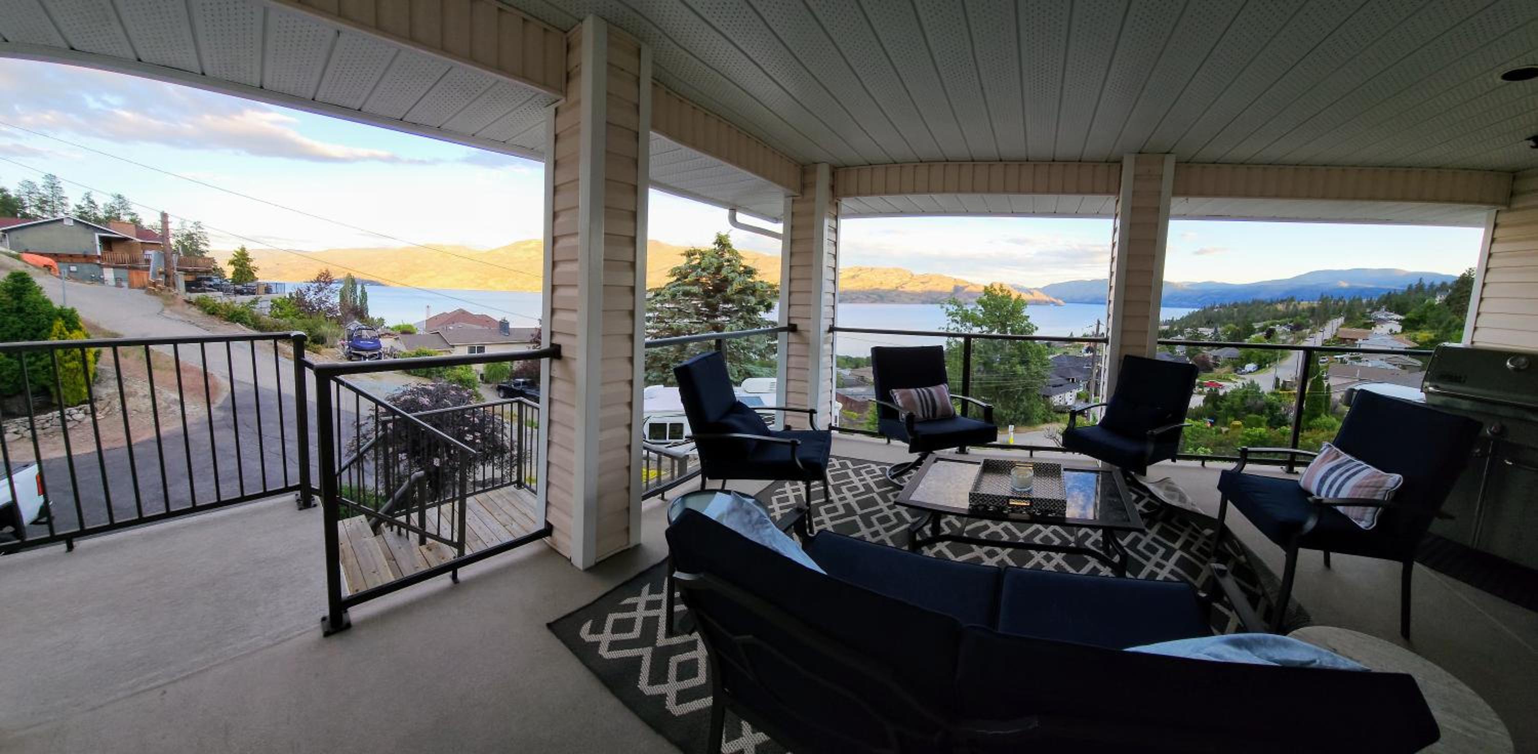 Peachland Lake View Spectacular!