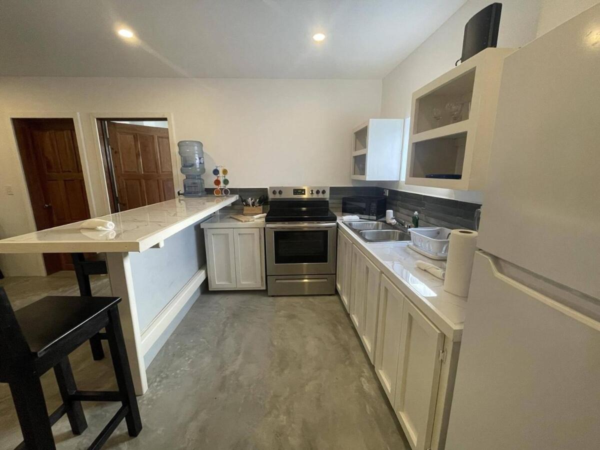Flip Flop Inn Suites Unit 2