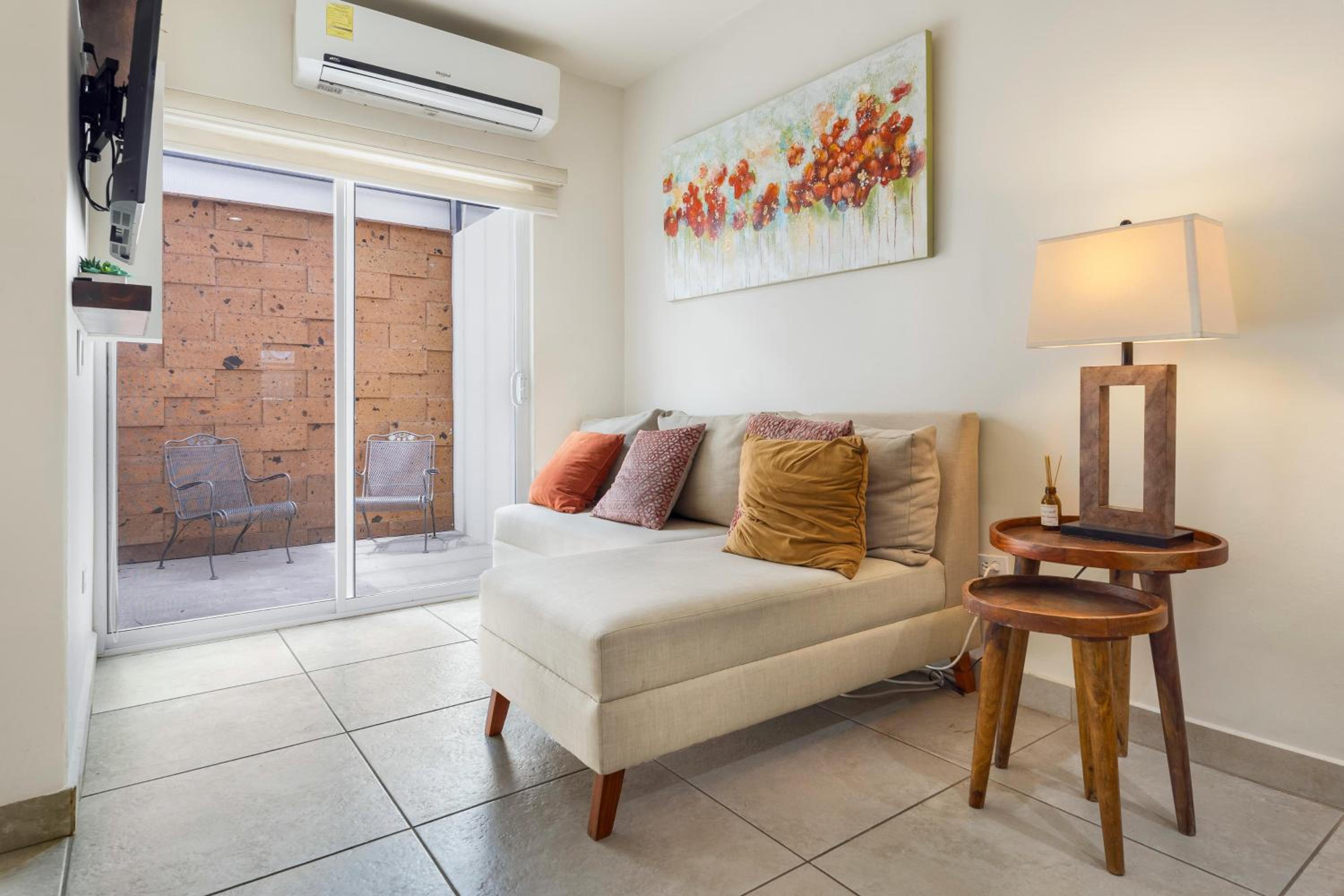Lovely Casita at Pueblo Nuevo #2 Close to Downtown view 4