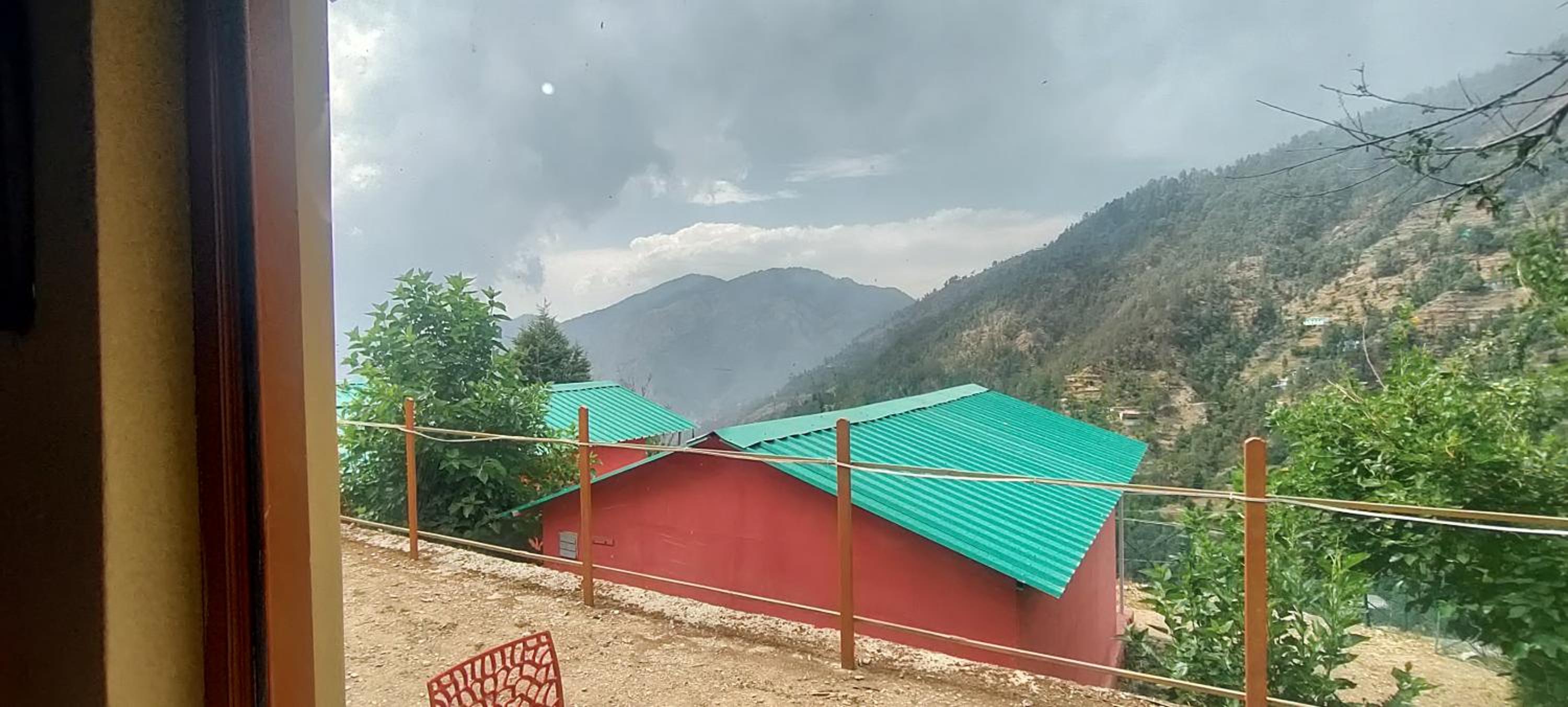 Pahadi peak cottages Pangot view 4