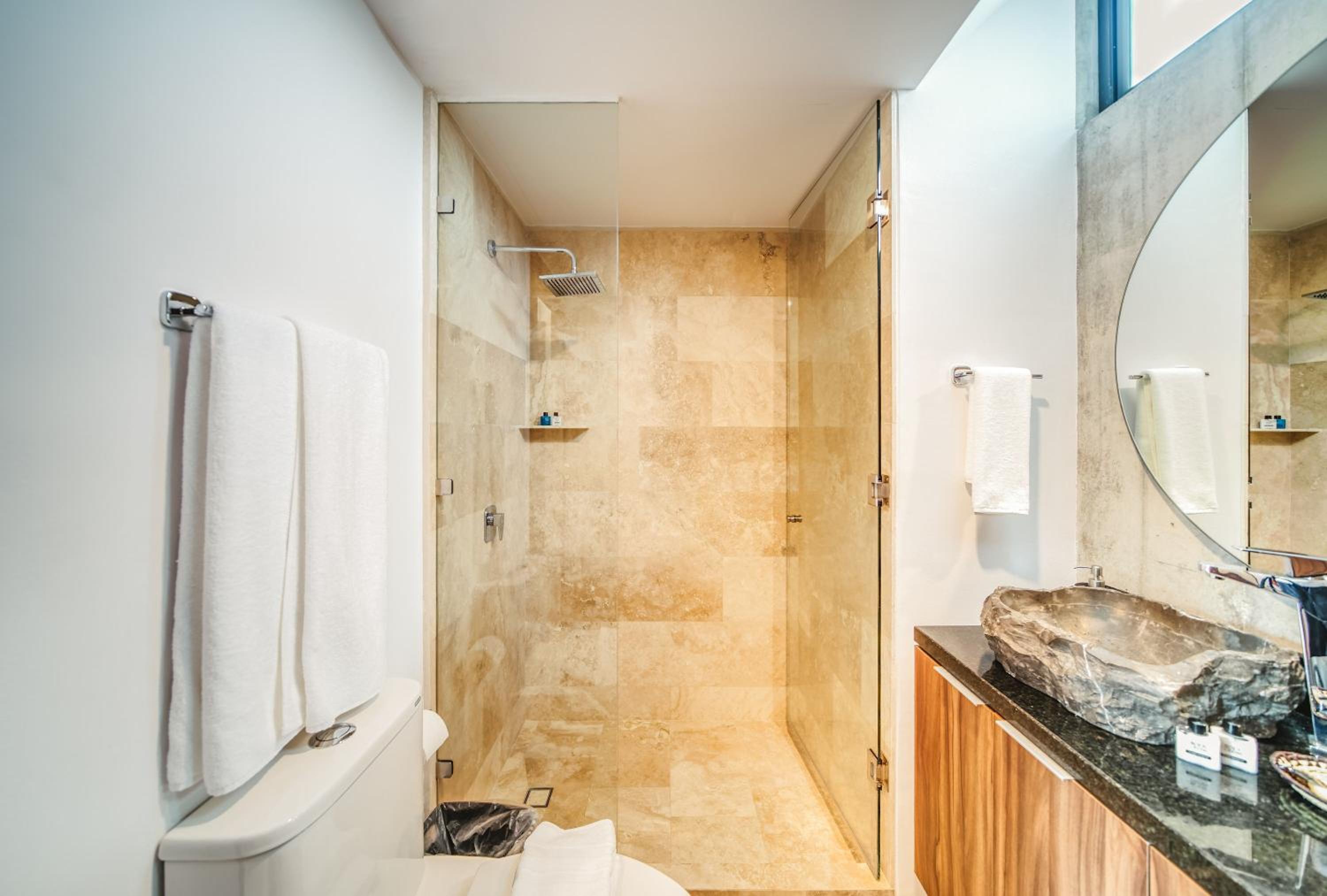 Photo 33