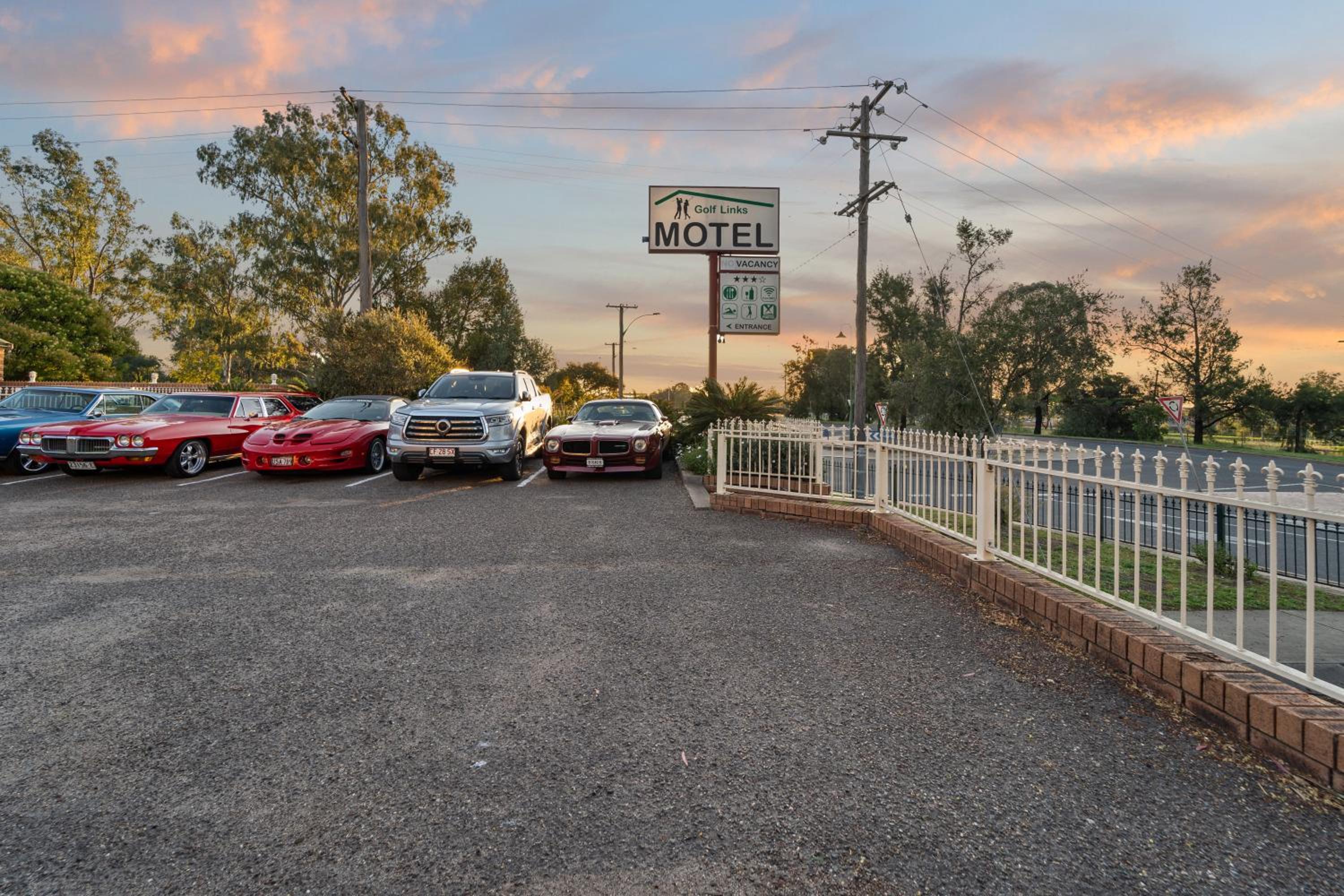 Golf Links Motel