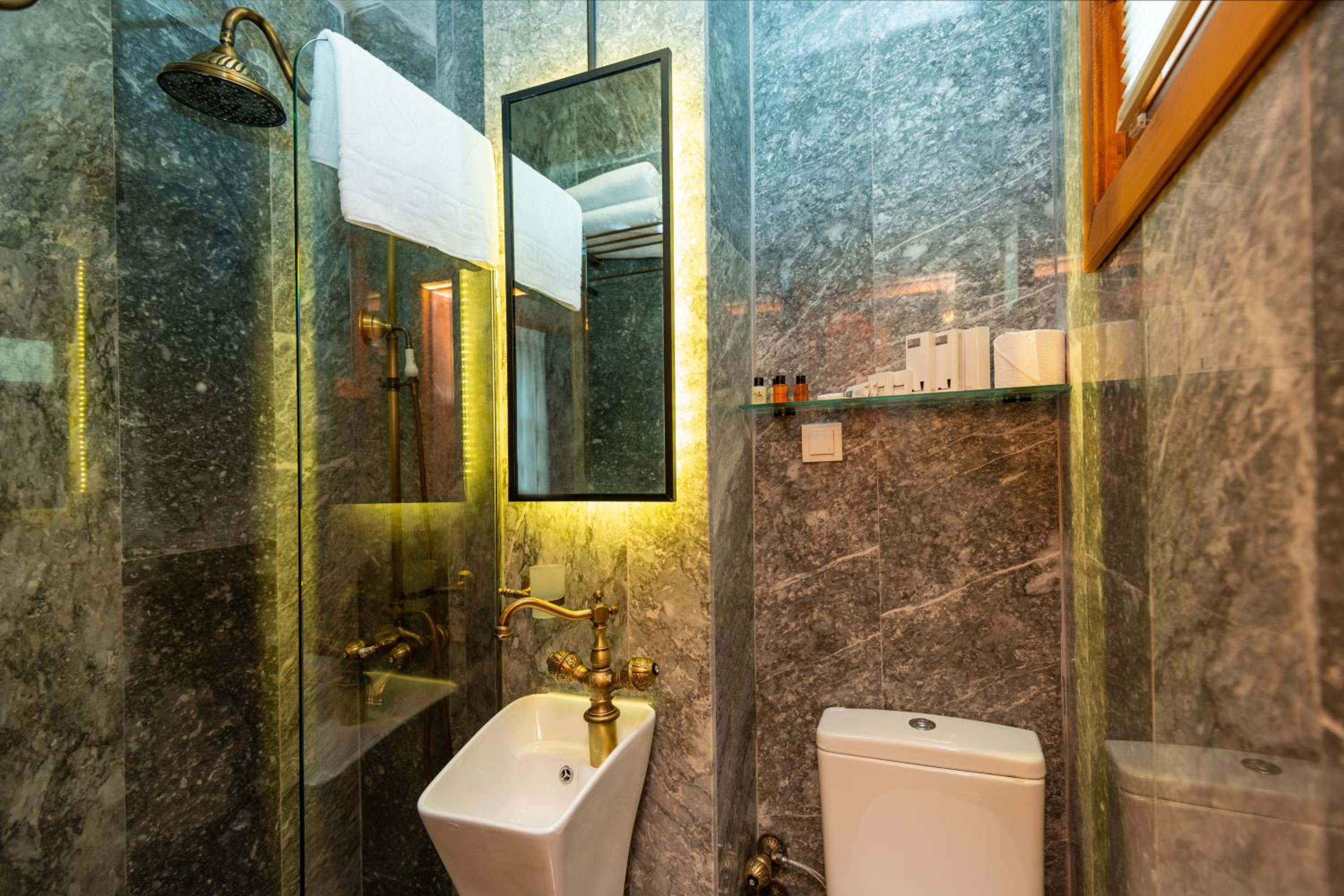 Wonder Wood Otel - Image 66