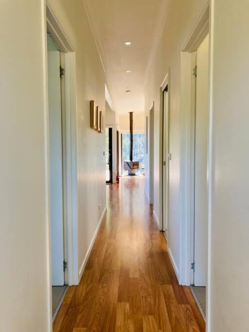 Architecturally Designed Rural Retreat 3 bedroom HOUSE or 1 bedroom CABIN with more than 150 five stars rating