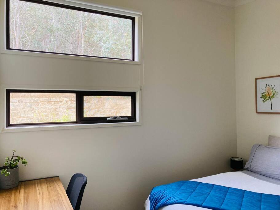 Architecturally Designed Rural Retreat 3 bedroom HOUSE or 1 bedroom CABIN with more than 150 five stars rating