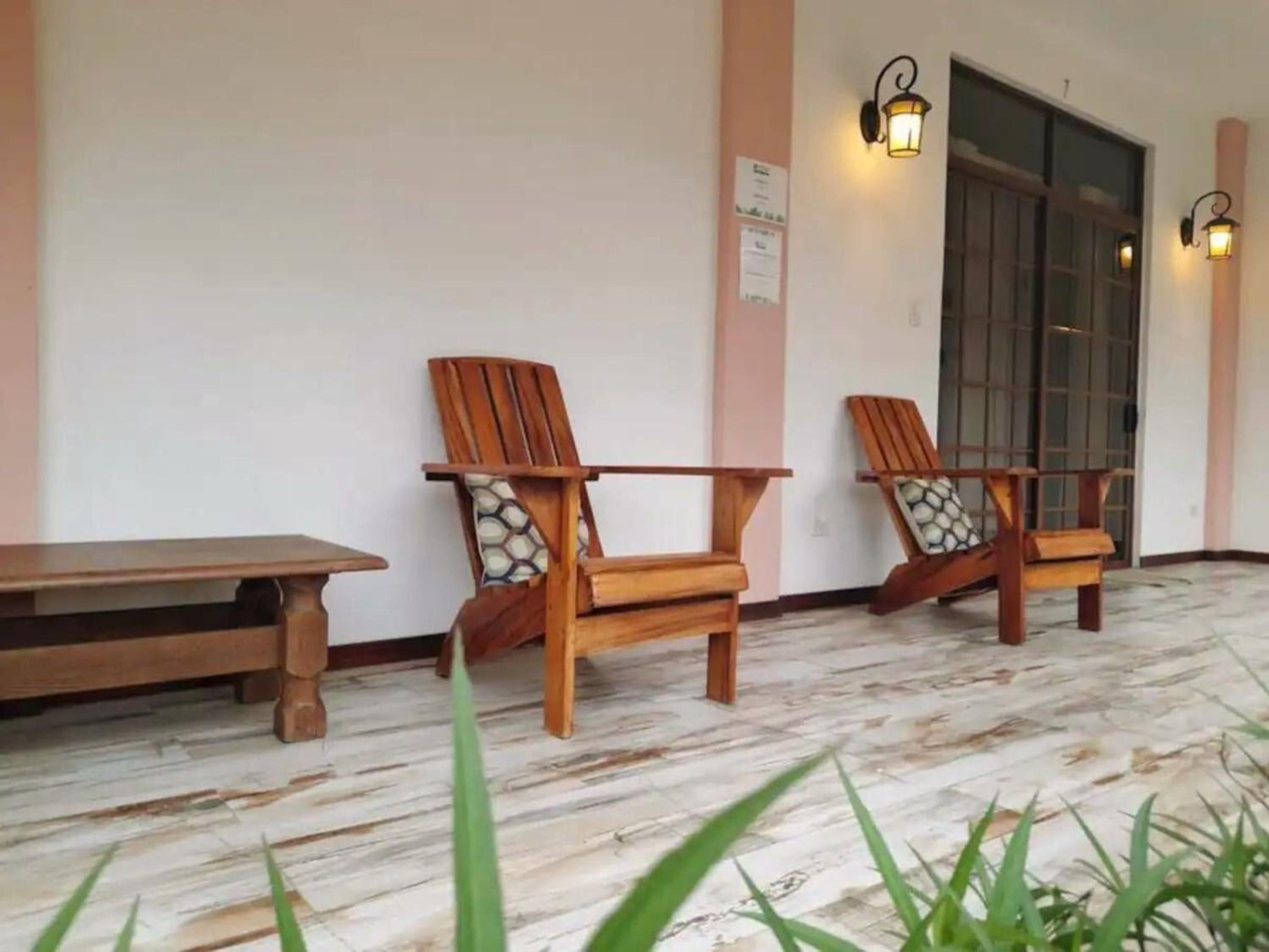 Pangea Lodge with Shared Pool at the Heart of Manzanillo