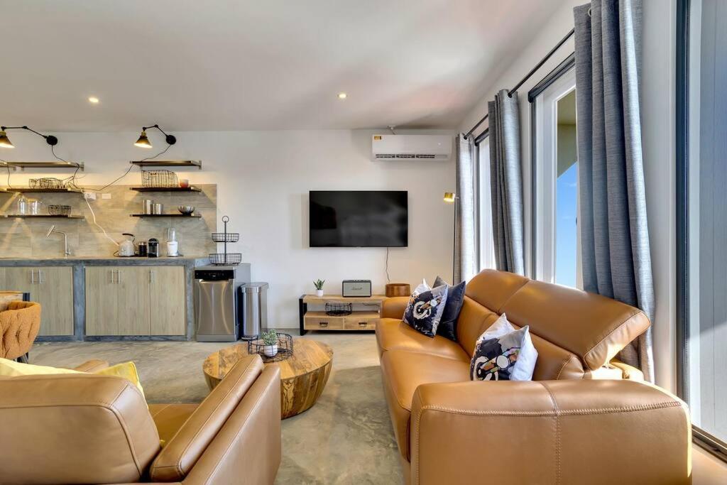 Four Villas with private Magnesium Pool 3 min to the Beach Dive Rinse Tank Villa N1