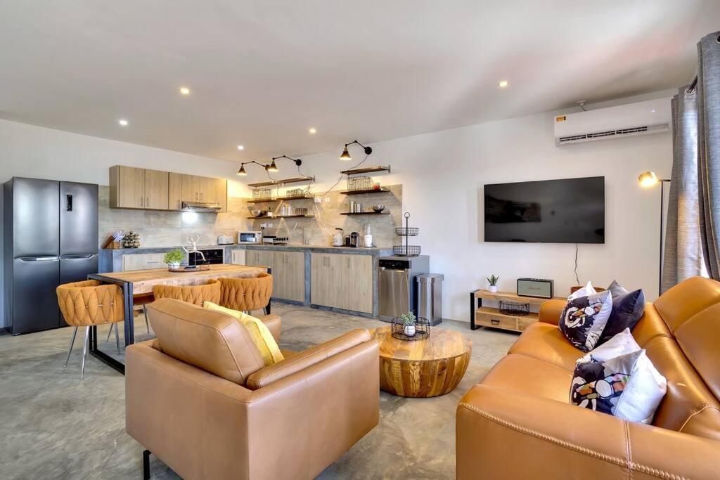 Four Villas with private Magnesium Pool 3 min to the Beach Dive Rinse Tank Villa N1