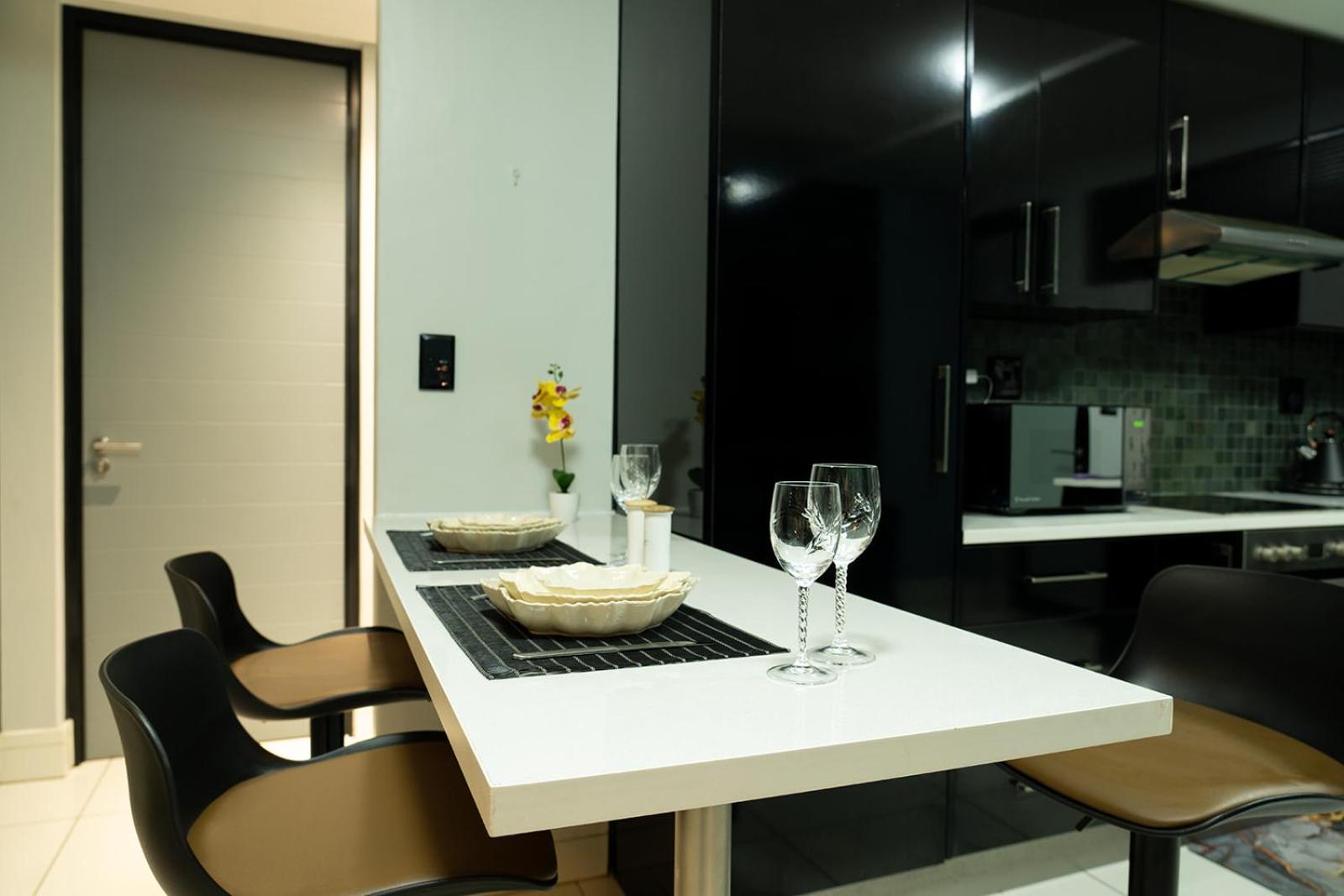 La Belle Luxury Suites - Two Executive Apartments with Pool & Gym Windhoek CBD view 2