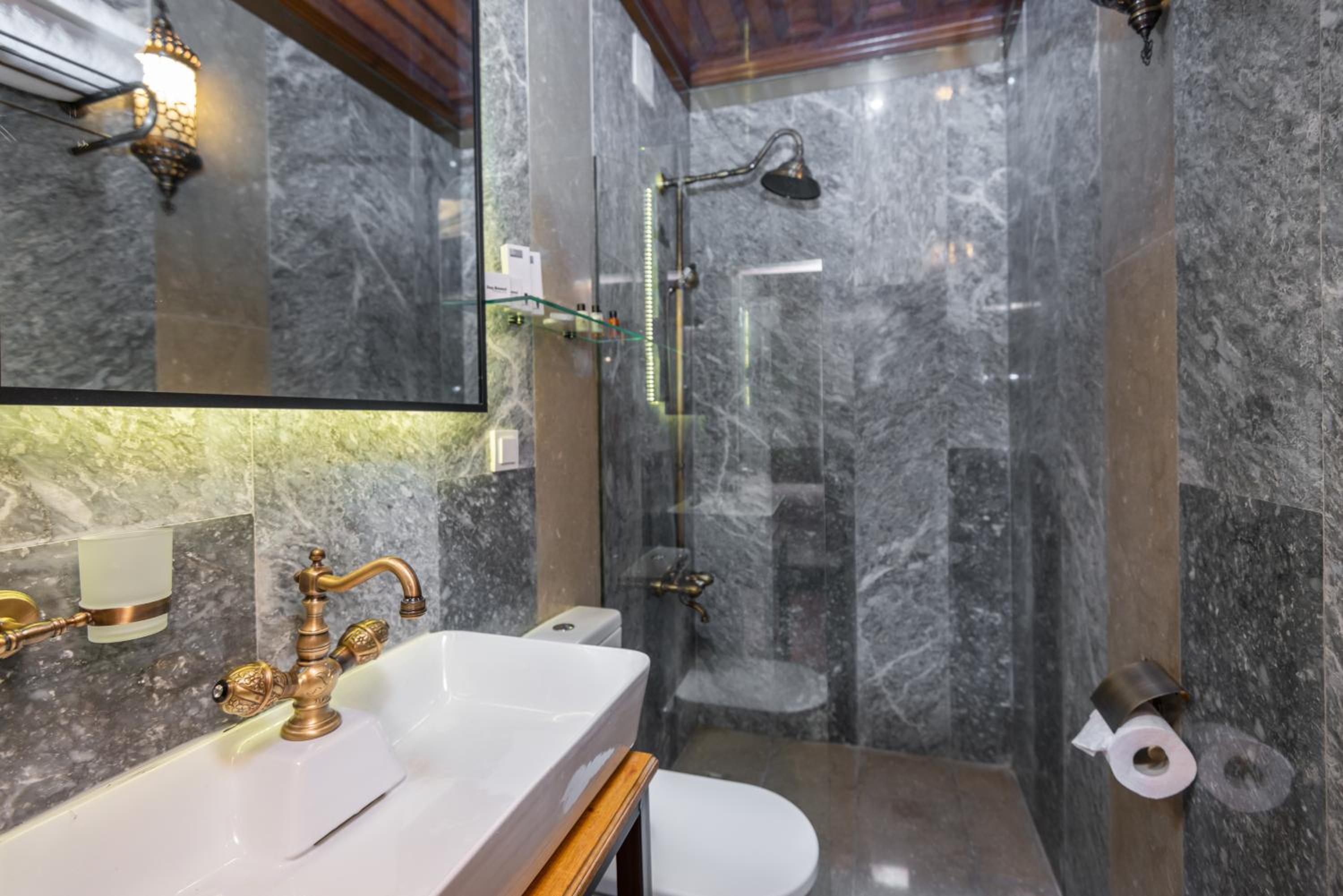 Wonder Wood Otel - Image 38