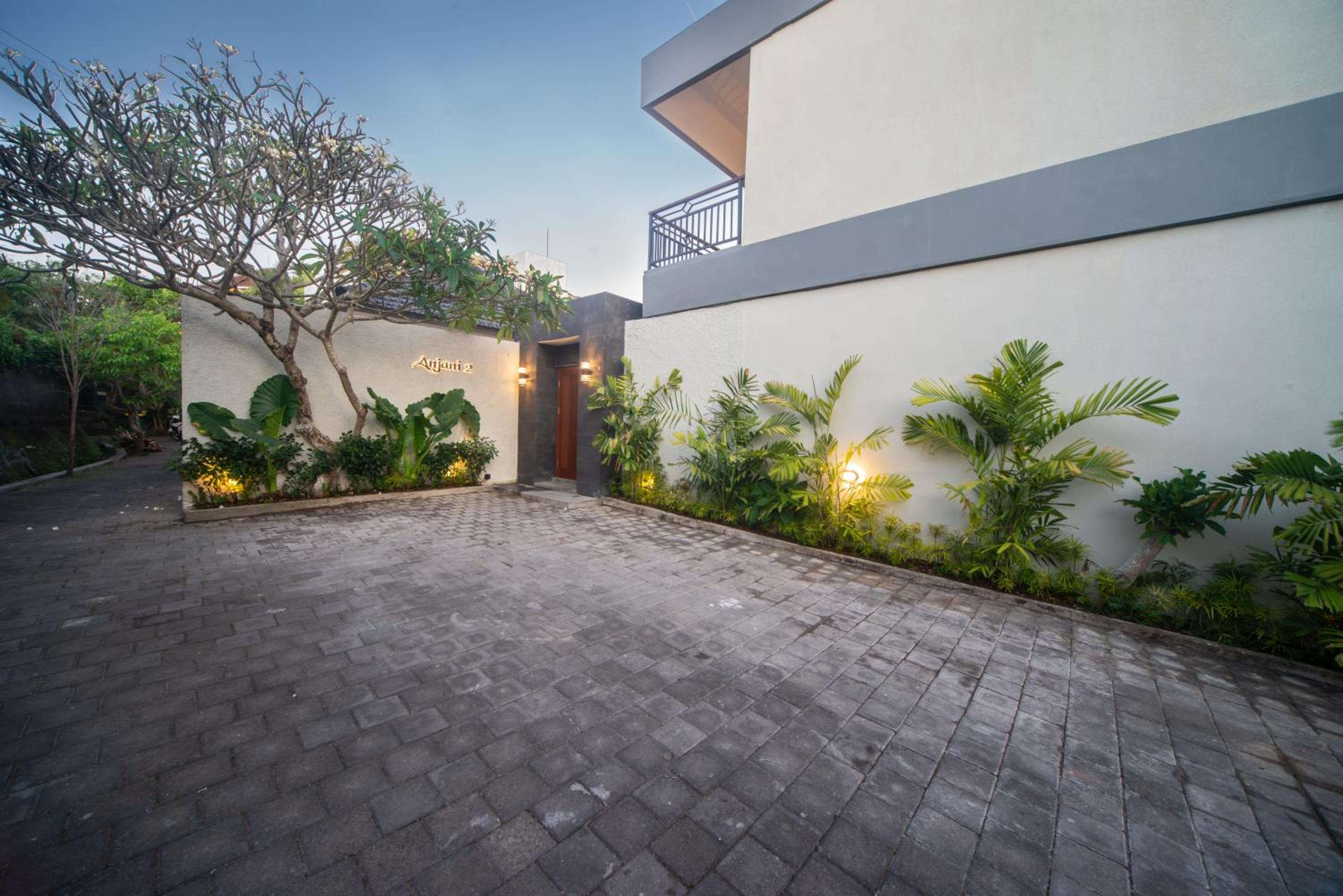 Hotel Anjani Villa Canggu - Image 1