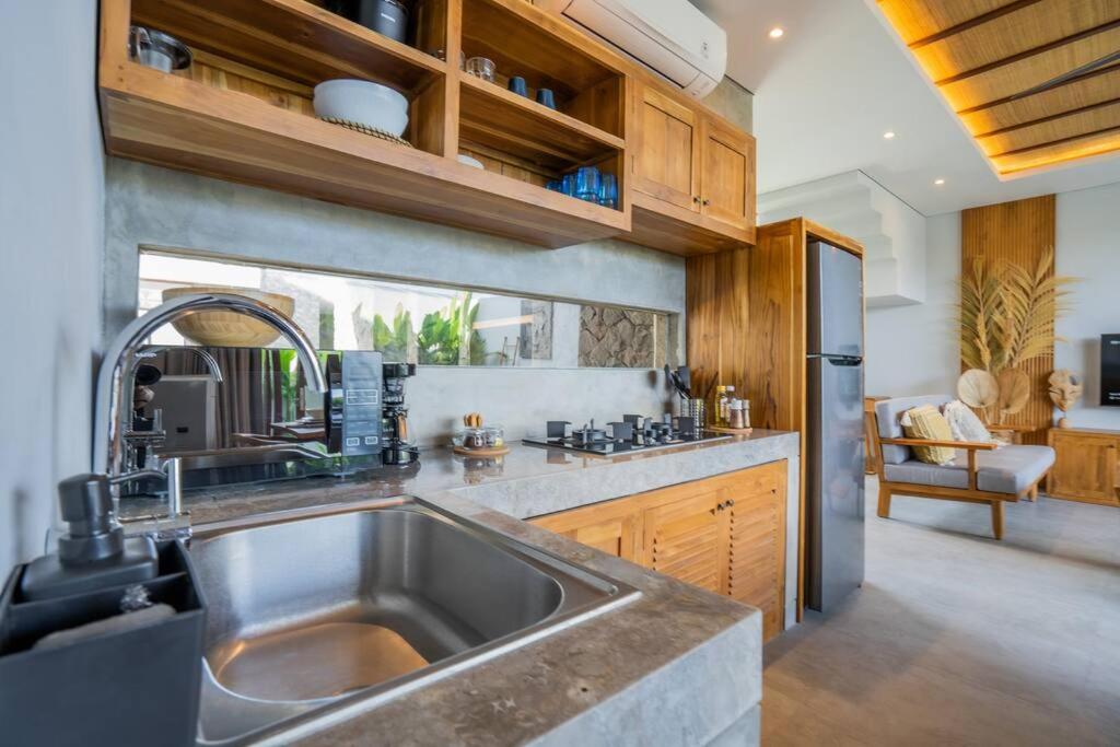 NEW! Blue Wall Villa - 3BR Villa in Canggu view 5