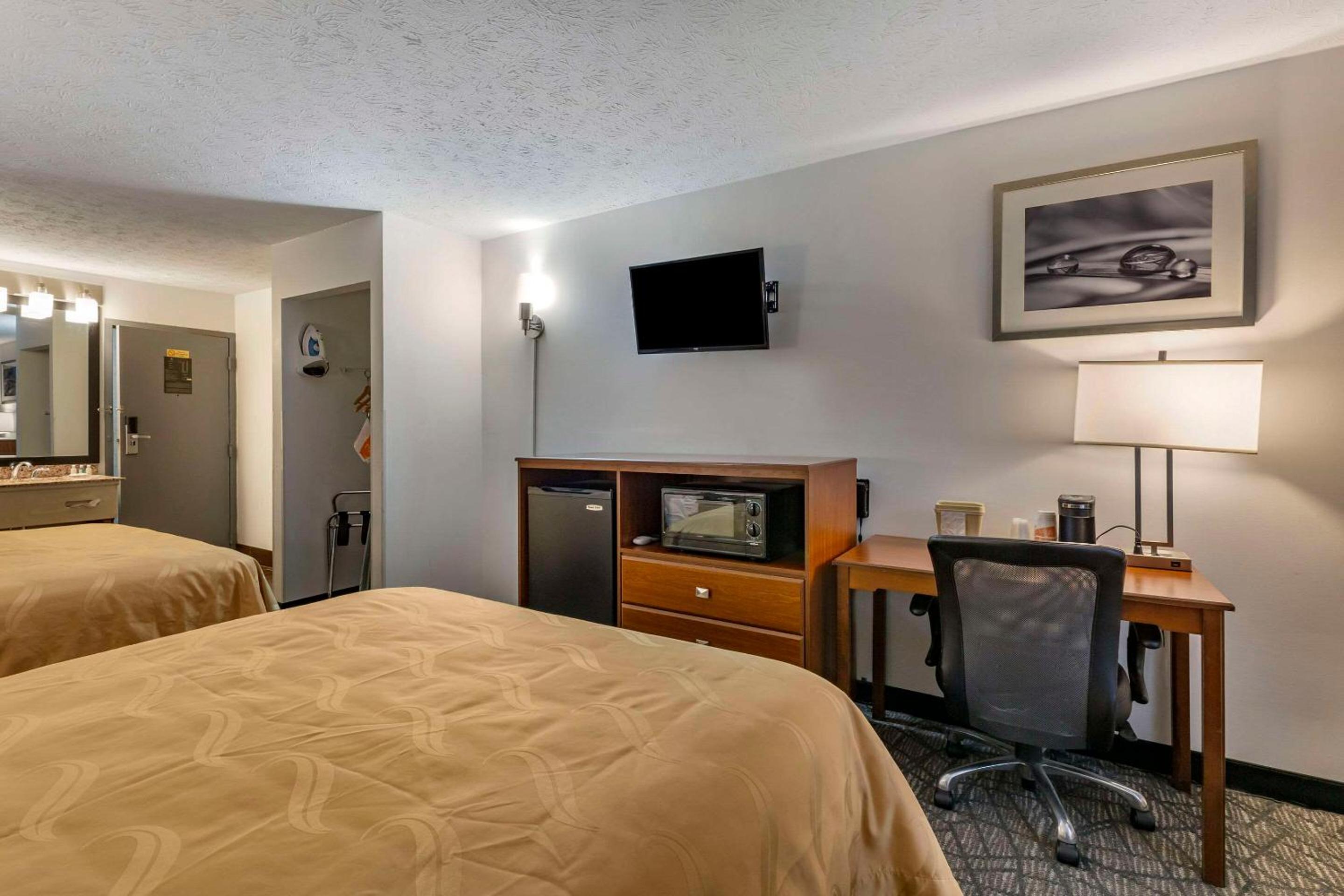 Quality Inn Austintown-Youngstown West