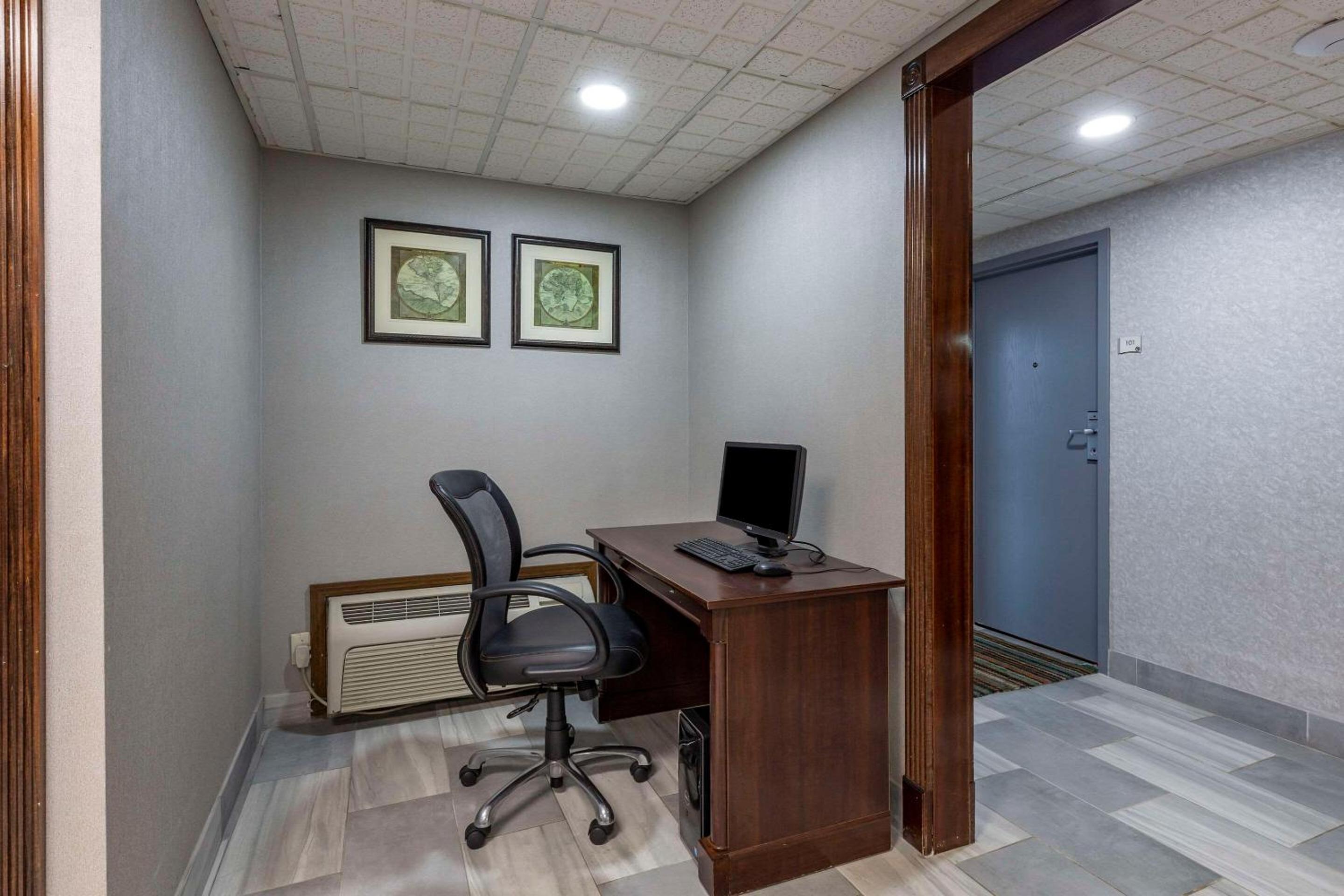 Quality Inn Austintown-Youngstown West