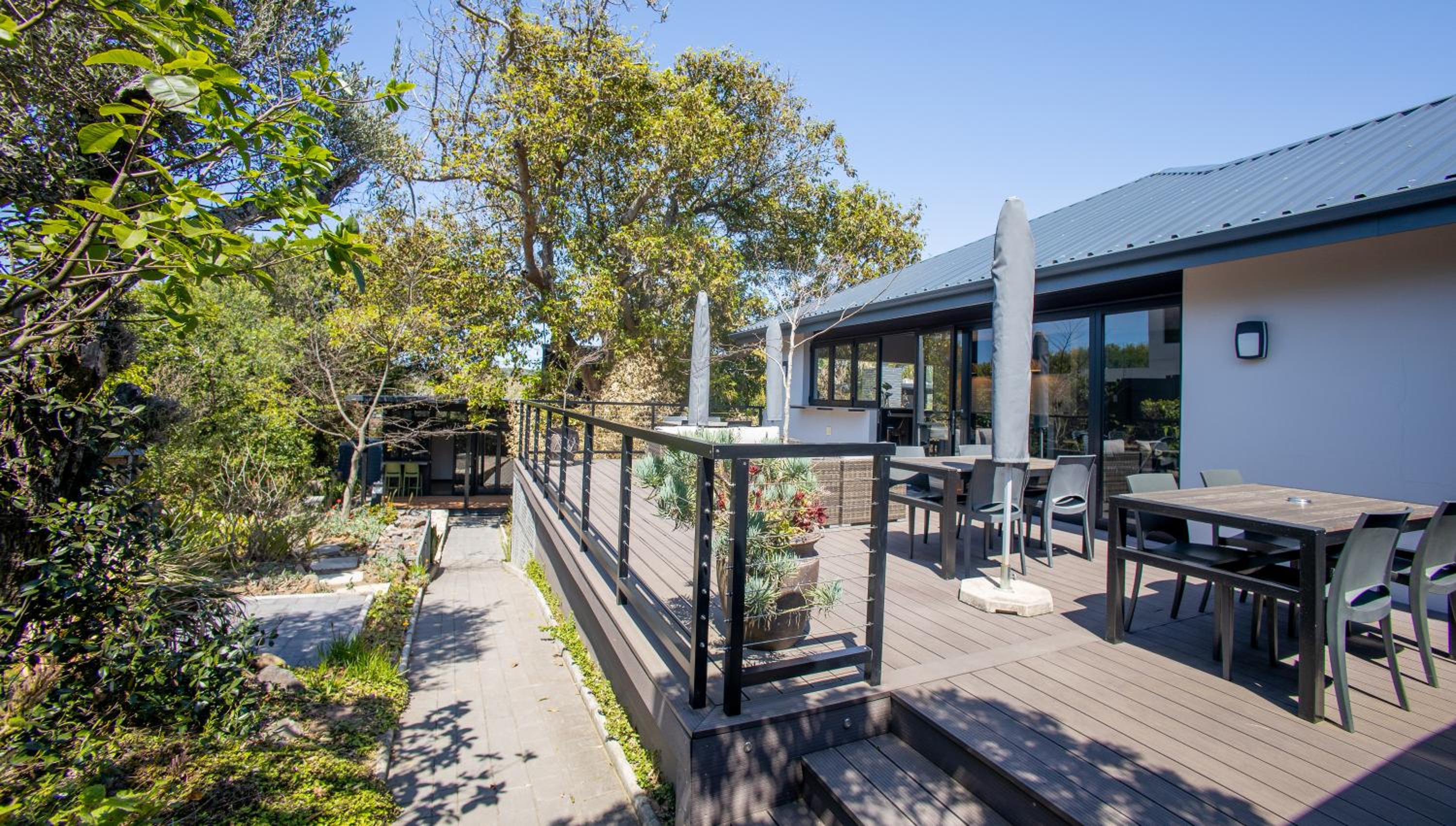 Coral Wood Self Catering Suites and B&B view 4