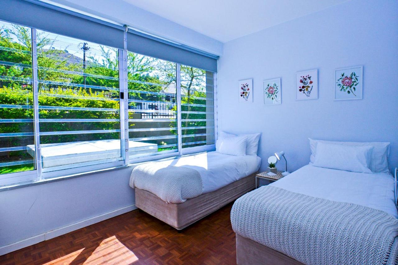 Enjoy Cape Town at our Green Point Apartment view 5