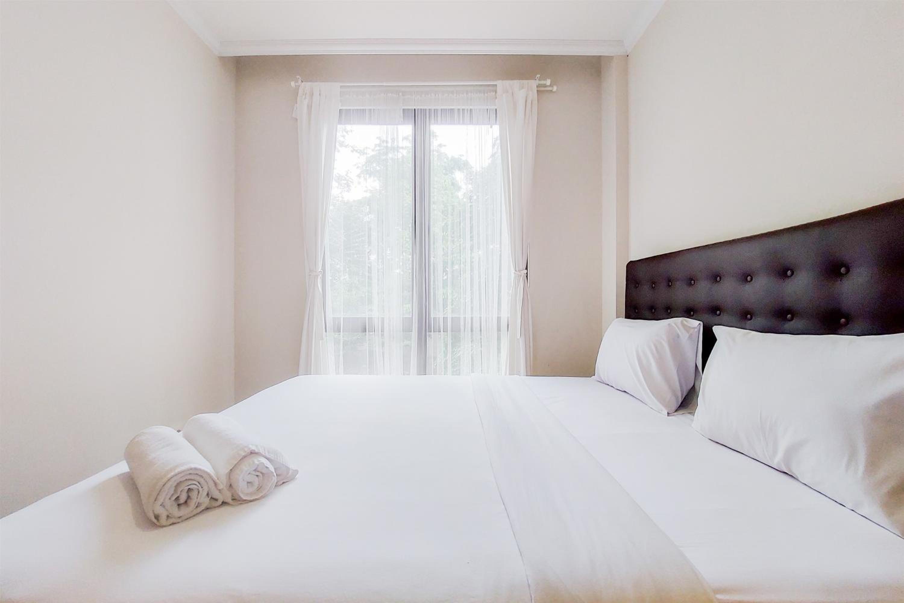 Modern Look 1BR at Asatti Apartment By Travelio view 5