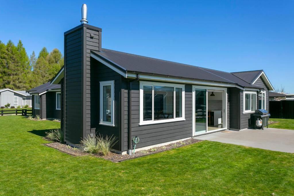 New Lake House in Kinloch view 3
