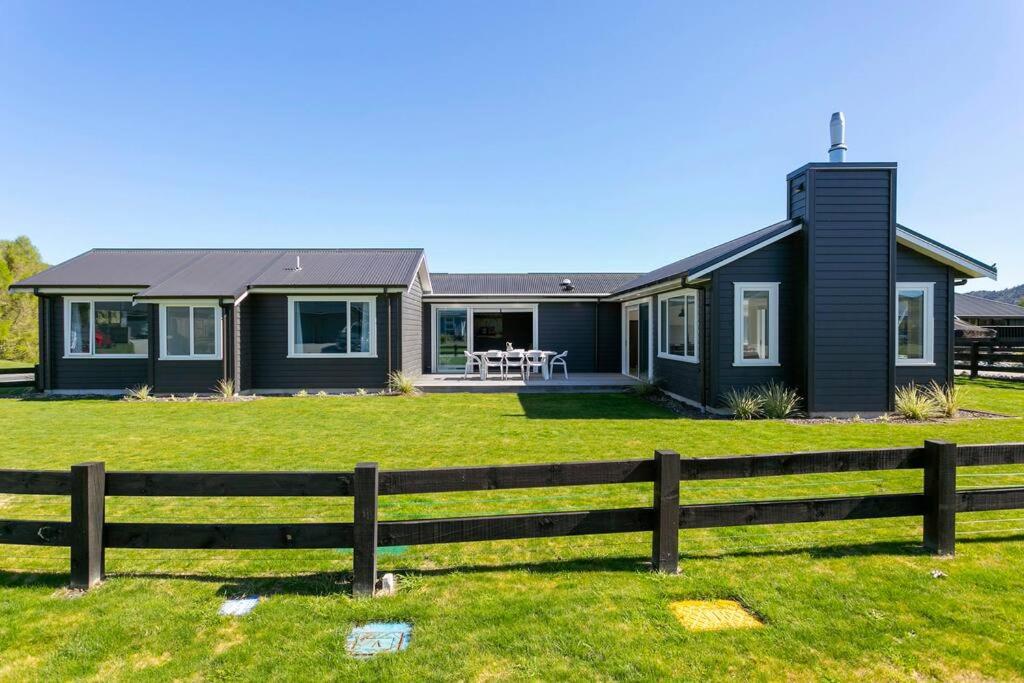 New Lake House in Kinloch view 4