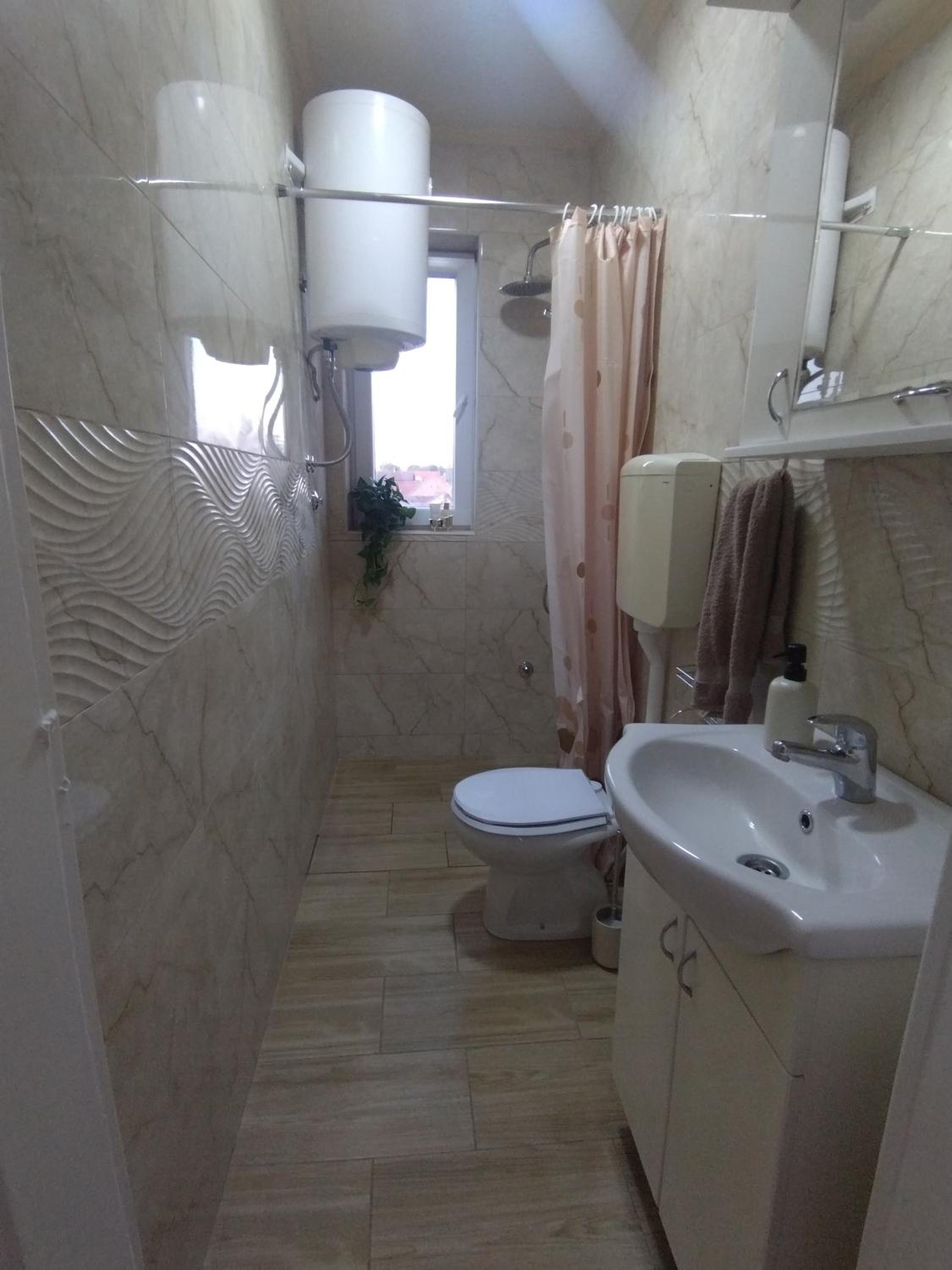 ROYAL LUX Kula view 3