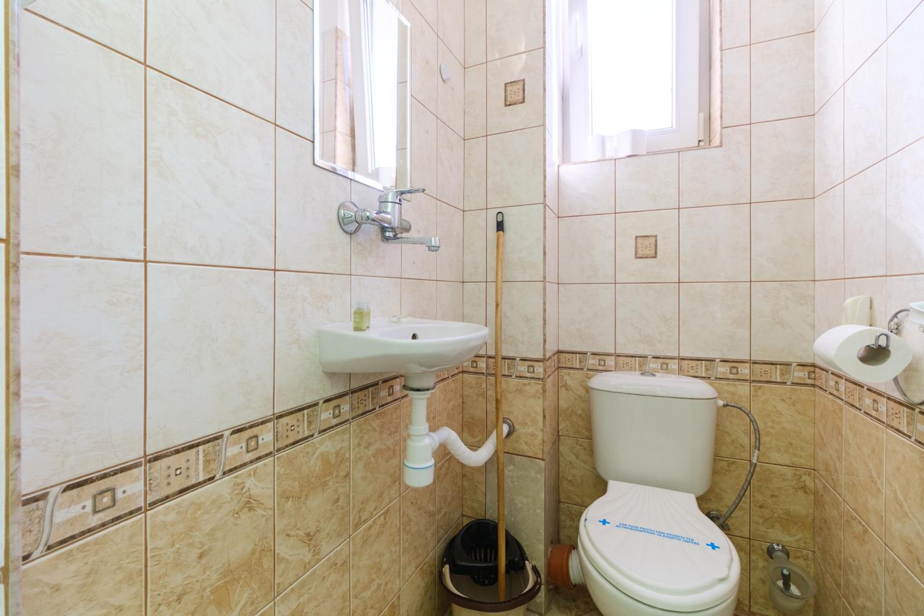 1-bedroom City Center secret gem