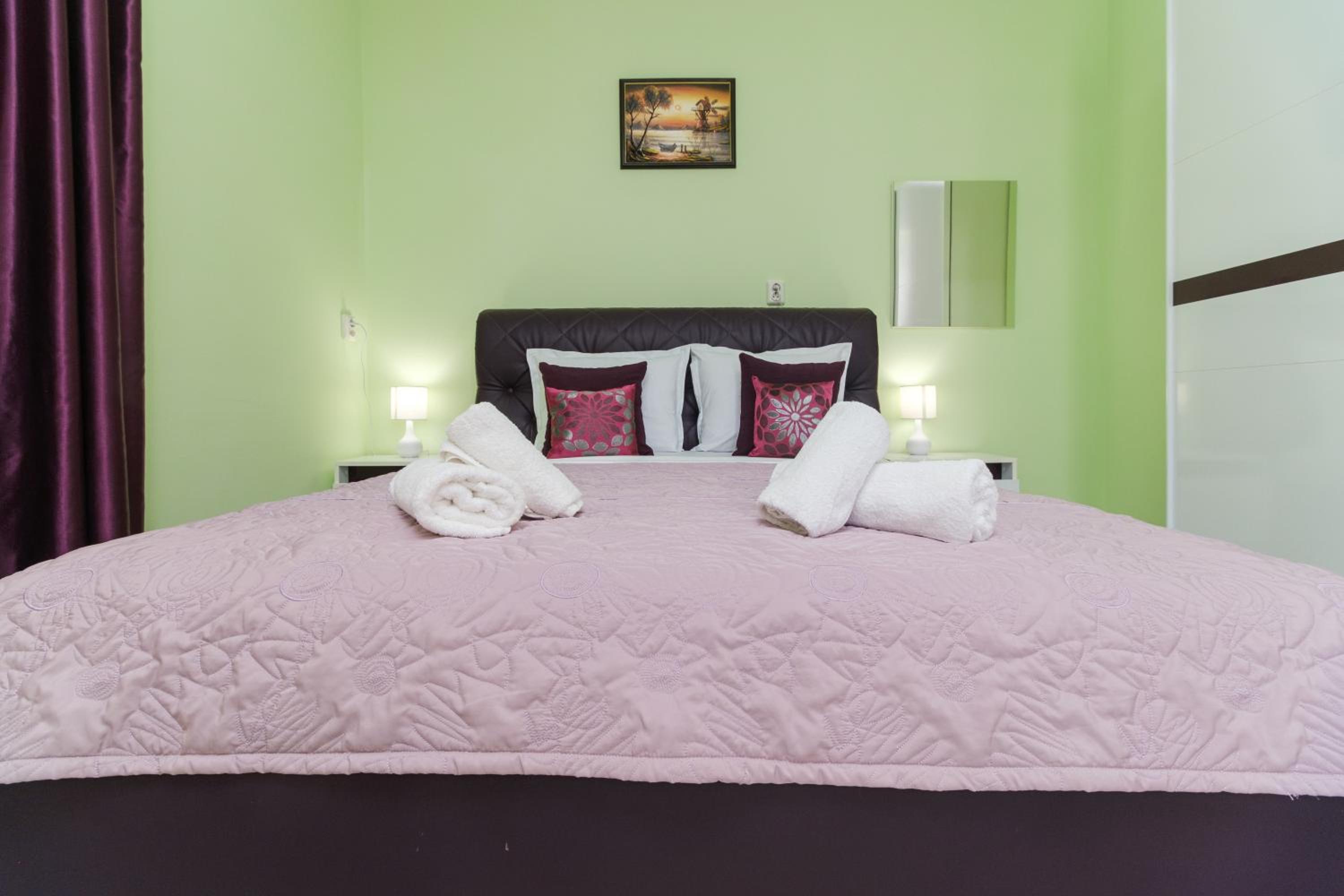 1-bedroom City Center secret gem