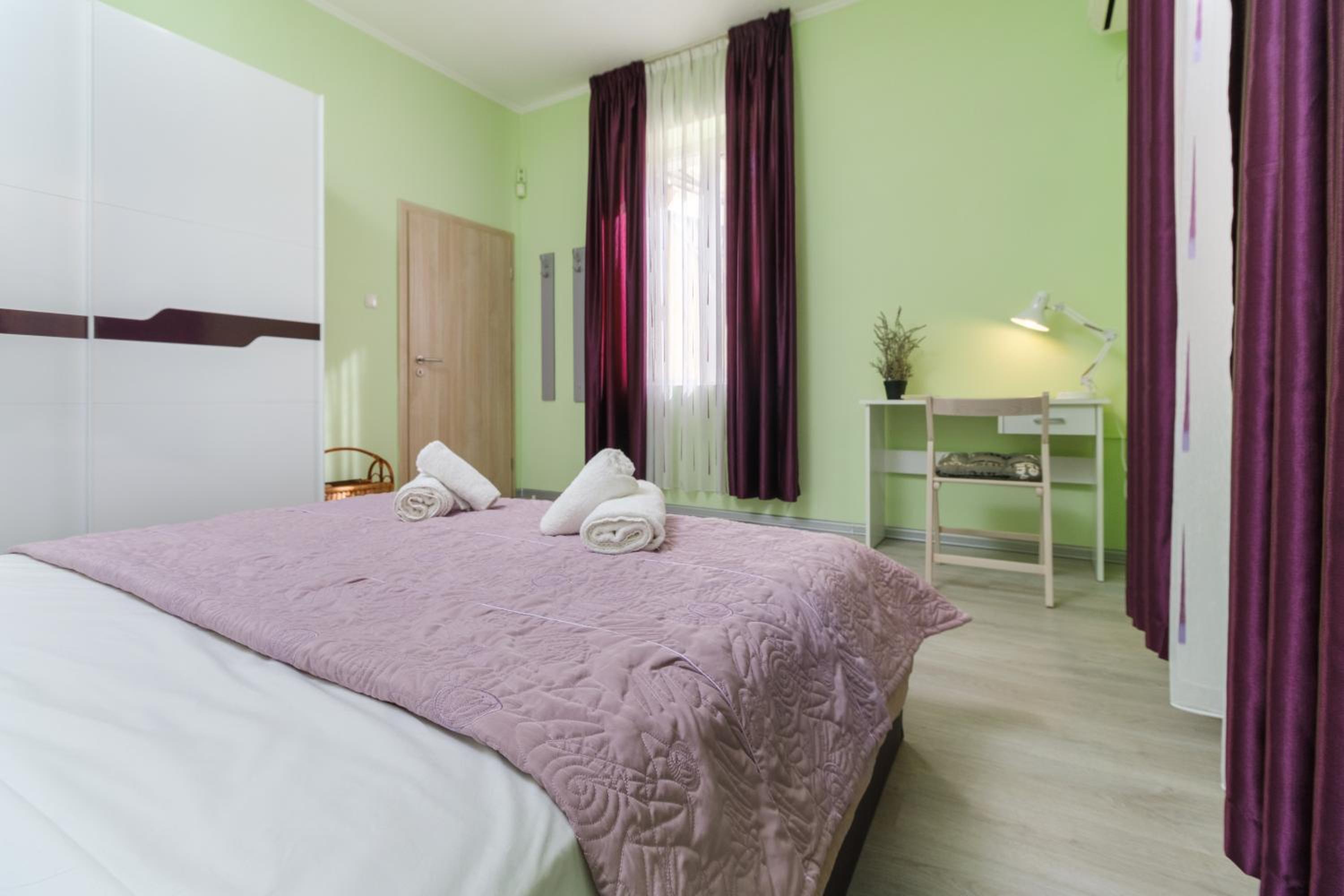 1-bedroom City Center secret gem