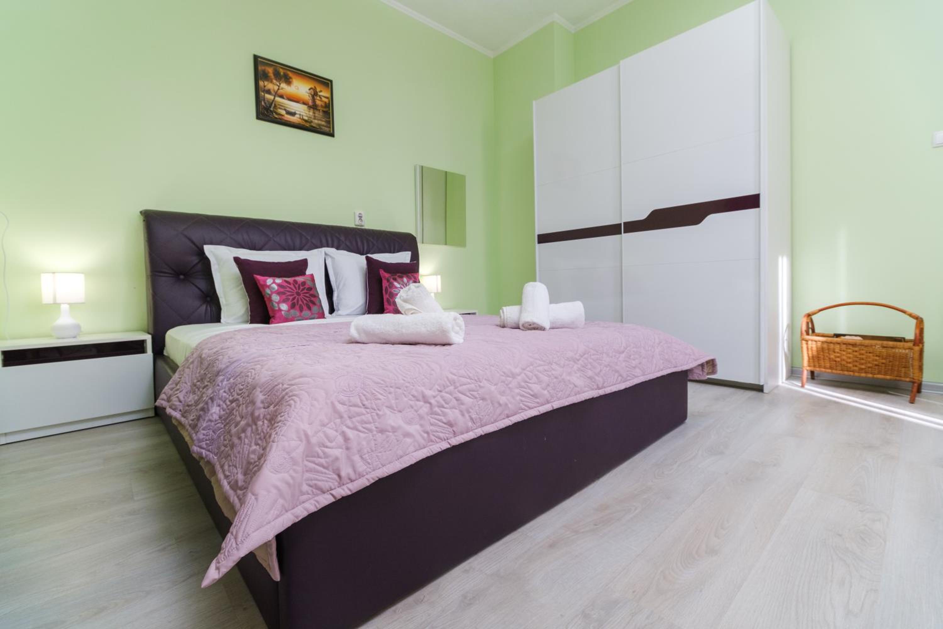 1-bedroom City Center secret gem