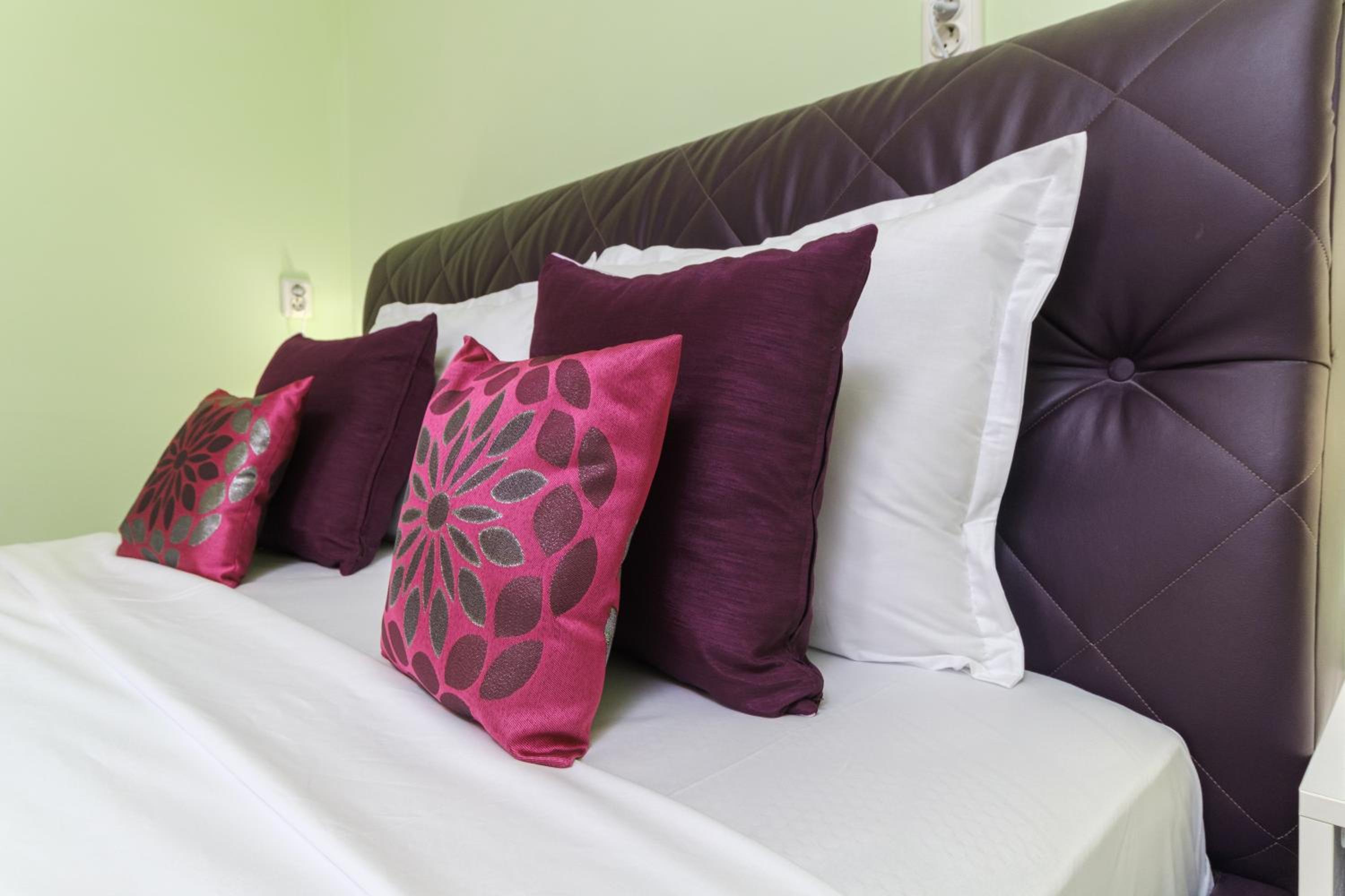 1-bedroom City Center secret gem